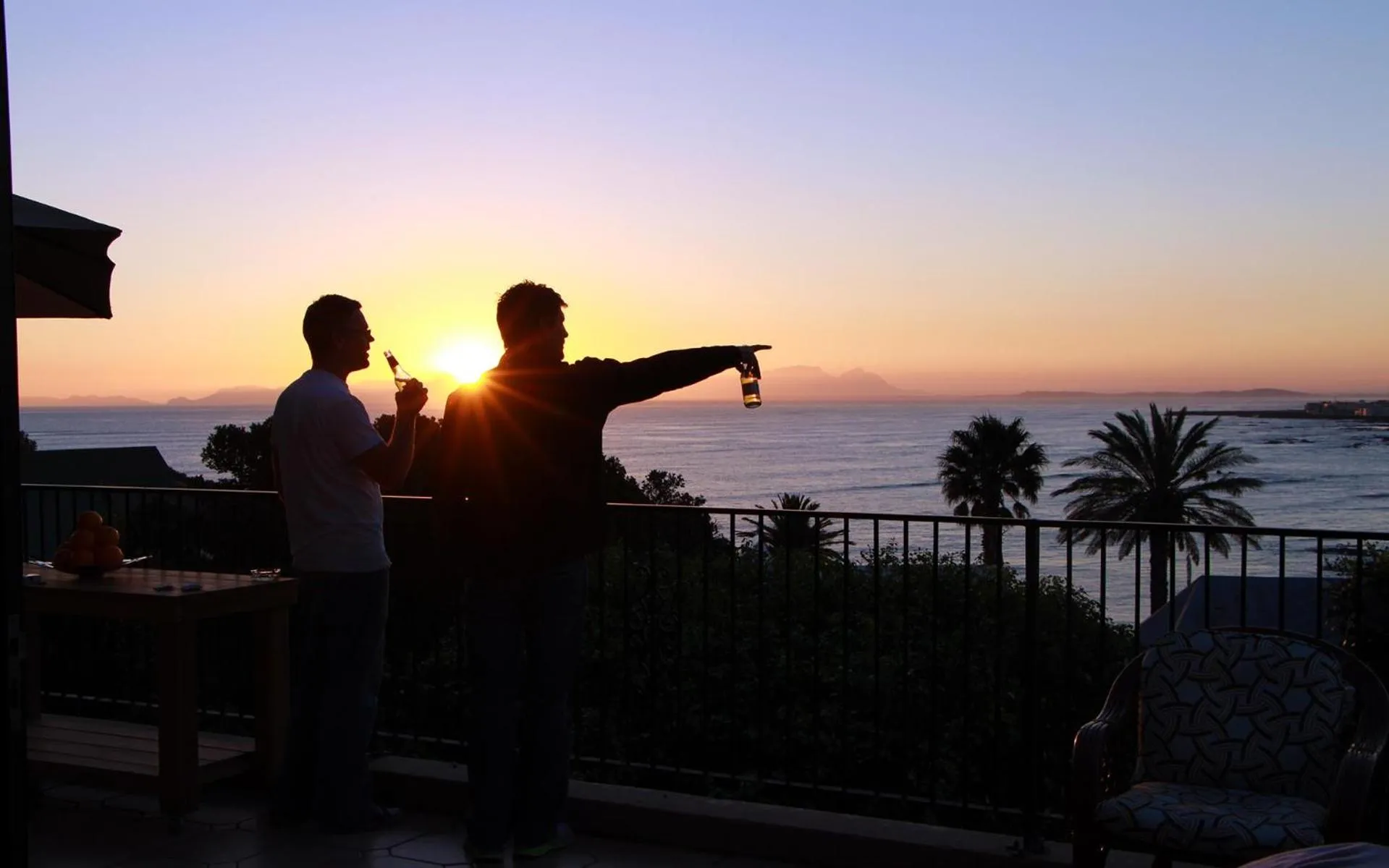Patio in 'Die Braaihuis'- sleeps 6, Large Veranda, Sea Views, Central and Fabulous!