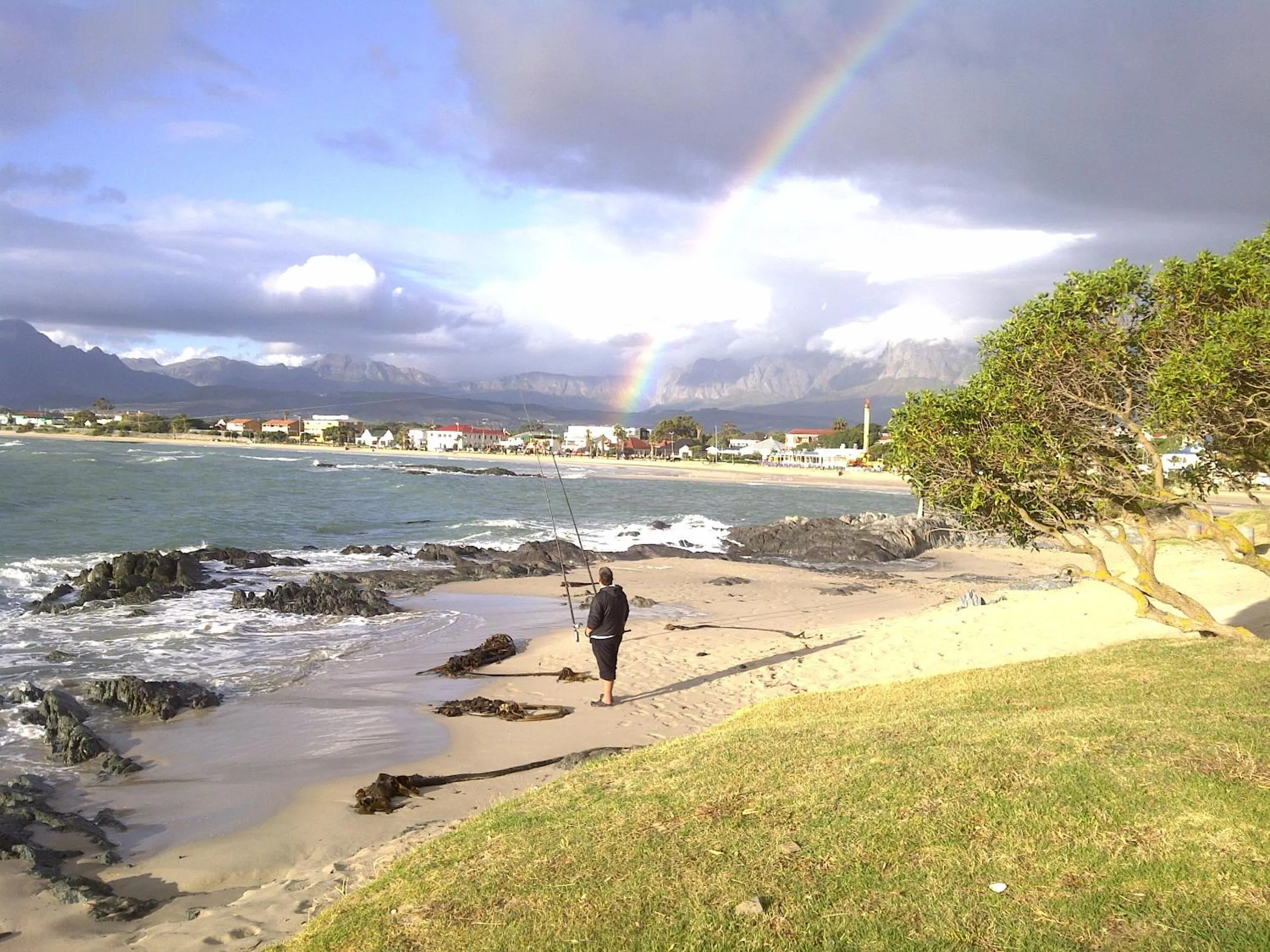 Natural landscape in 'Die Braaihuis'- sleeps 6, Large Veranda, Sea Views, Central and Fabulous!
