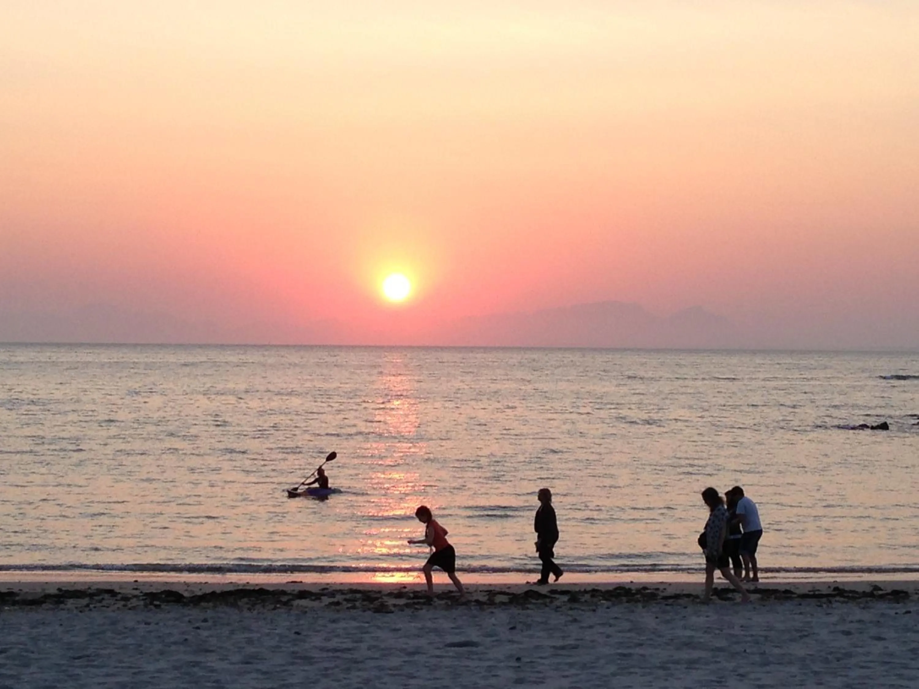 Beach in 'Die Braaihuis'- sleeps 6, Large Veranda, Sea Views, Central and Fabulous!