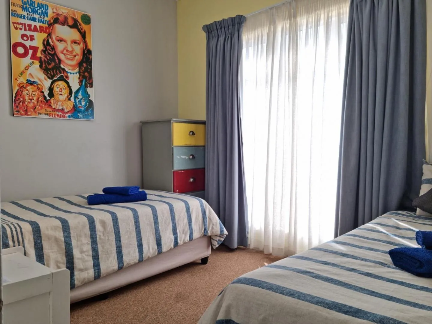Bed in 'Die Braaihuis'- sleeps 6, Large Veranda, Sea Views, Central and Fabulous!