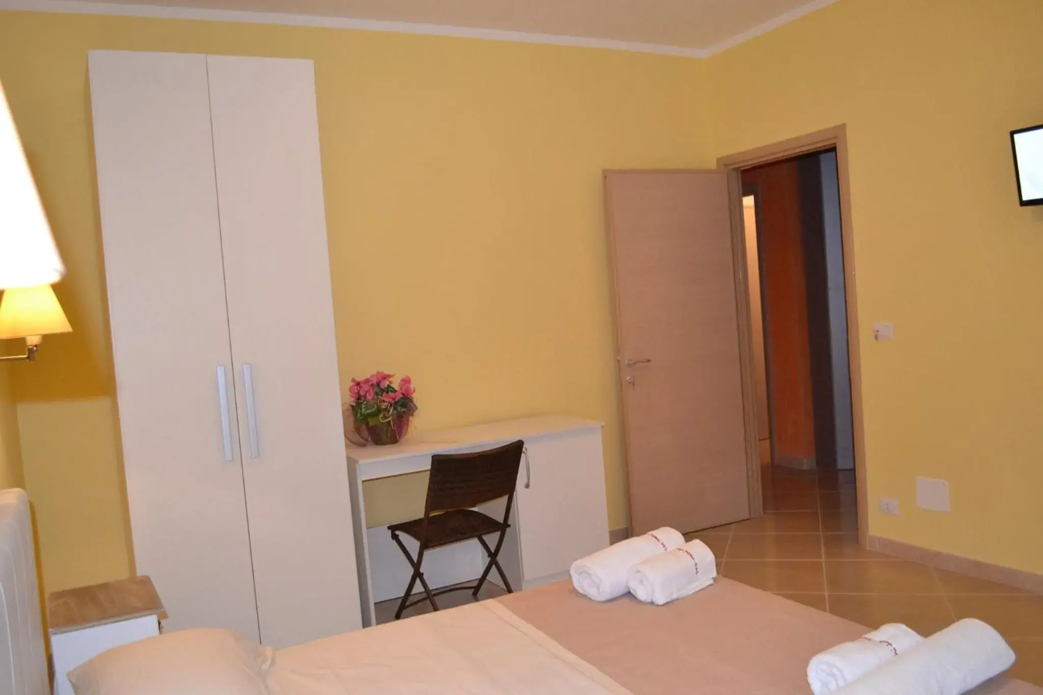 Double Room in B&B 100 Metri Dal Mare Double Room in B&B 100 Metri Dal Mare