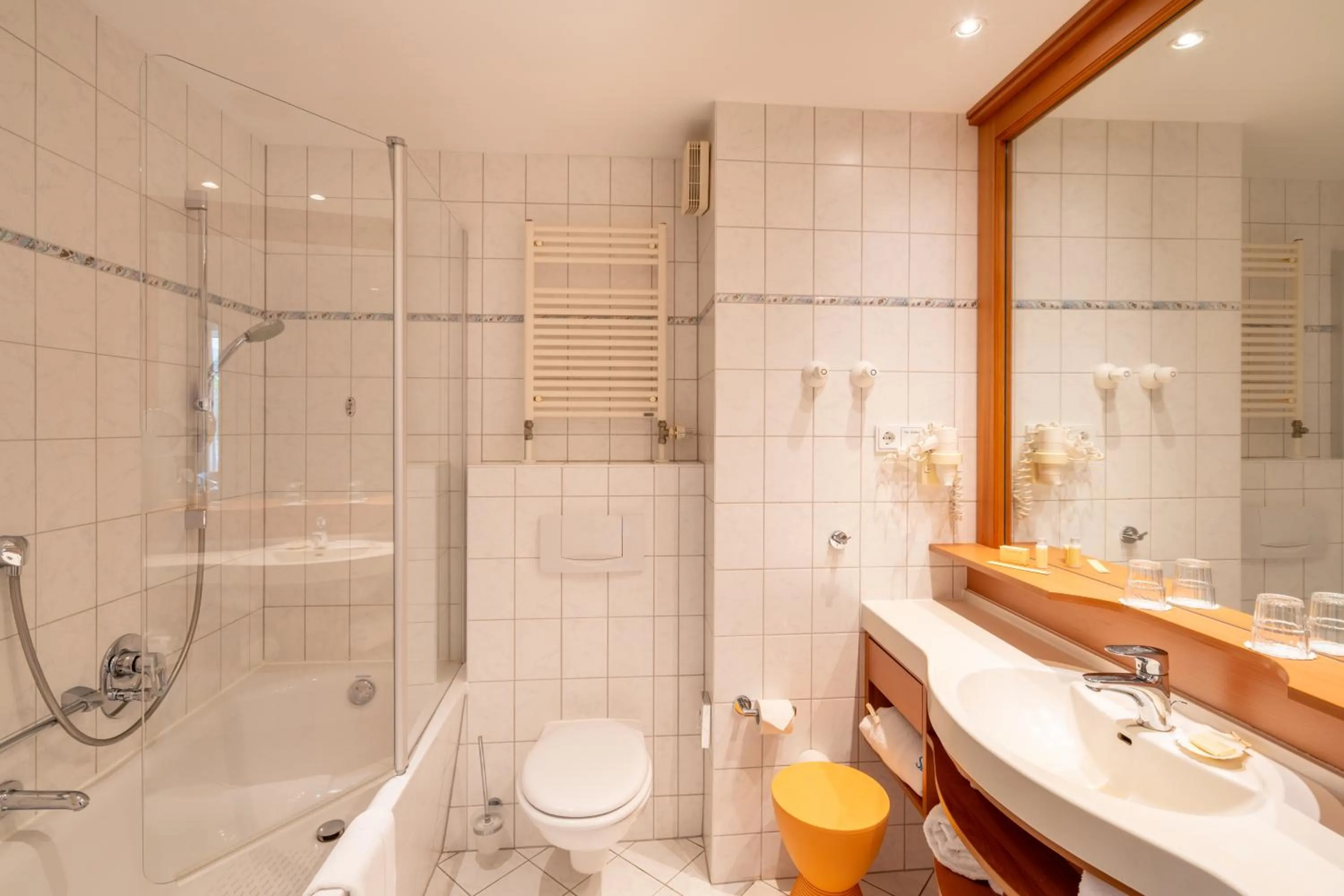 Shower in Strandhotel Seerose