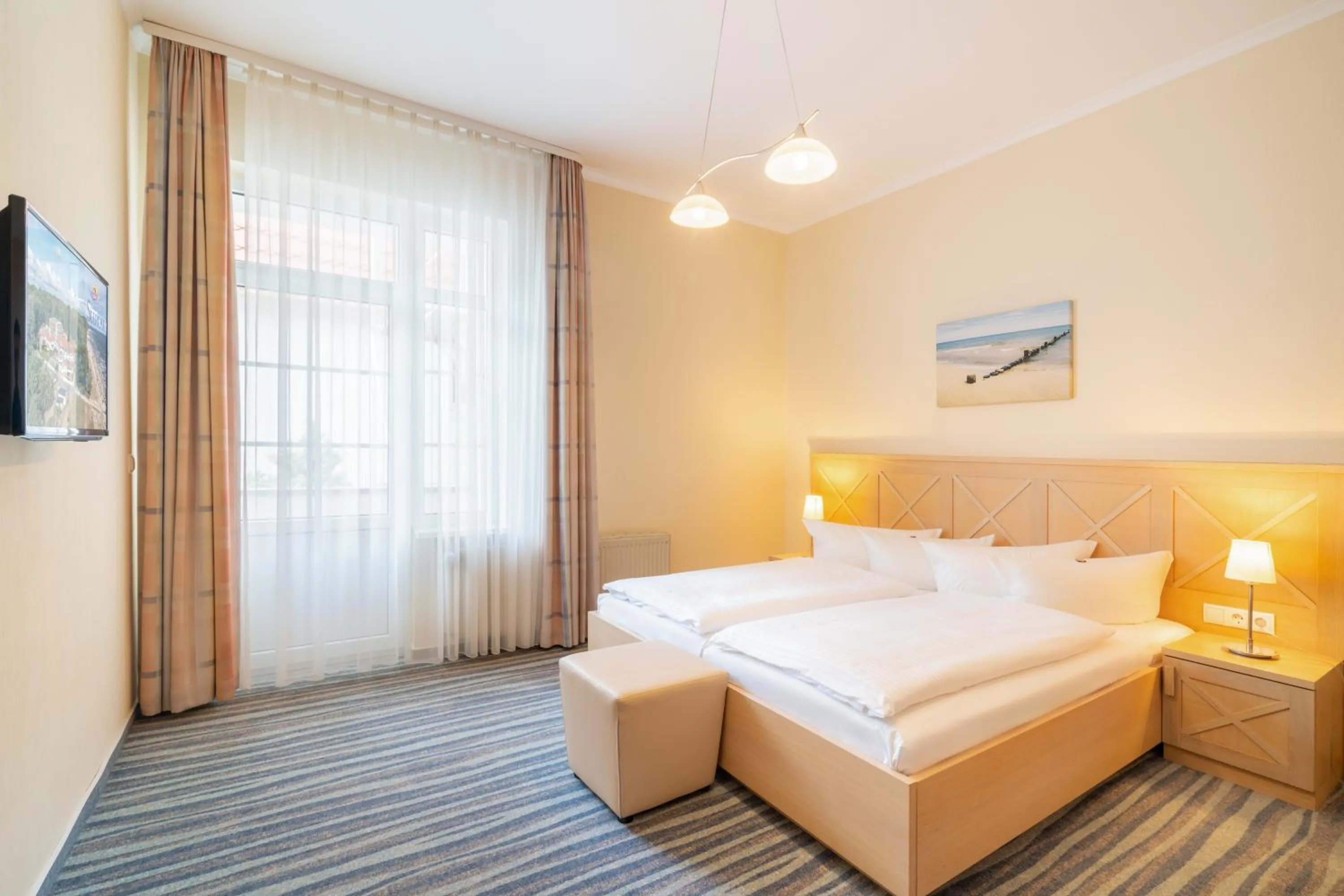 Bed in Strandhotel Seerose