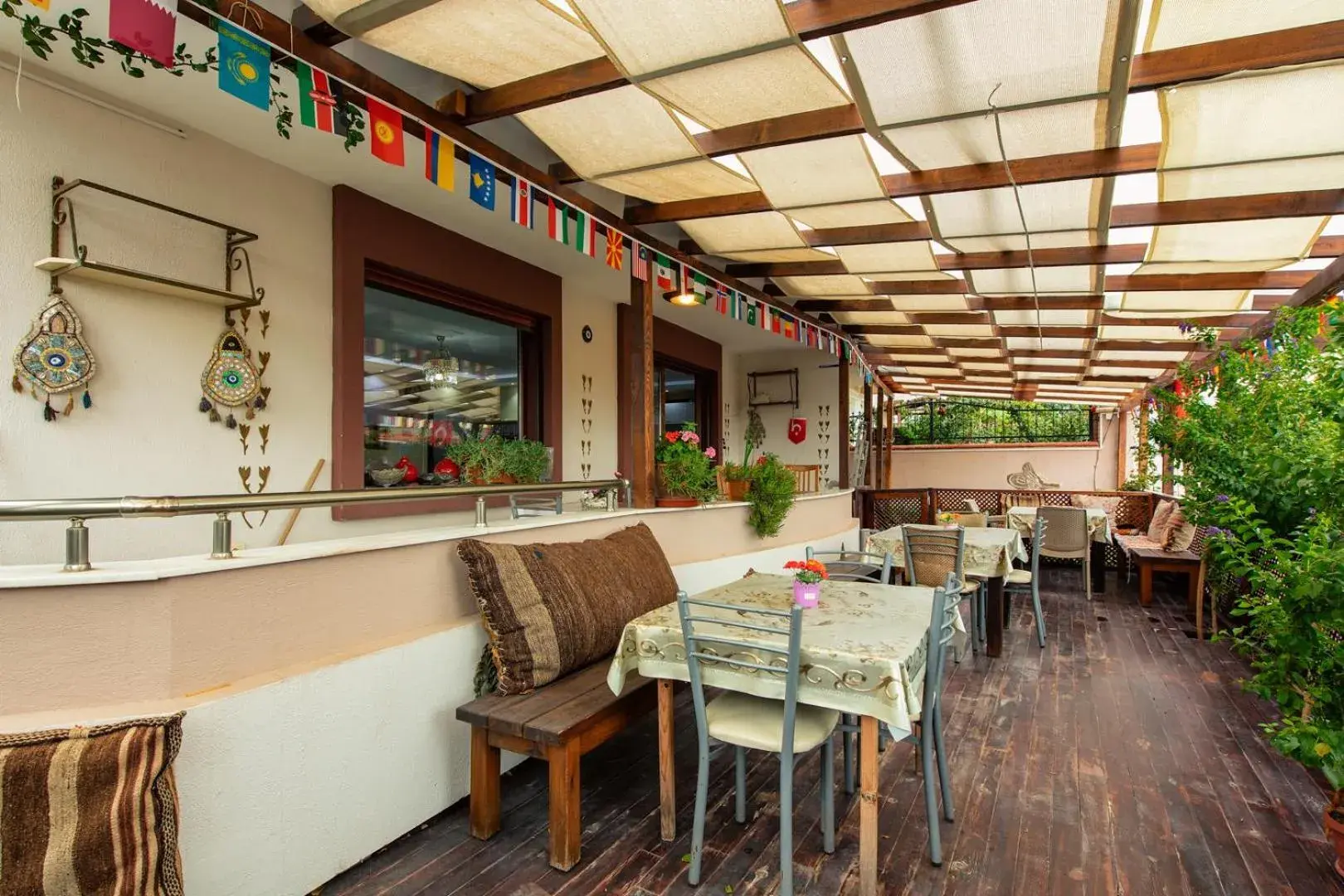 Restaurant/places to eat in Ephesus Palace Restaurant/places to eat in Ephesus Palace