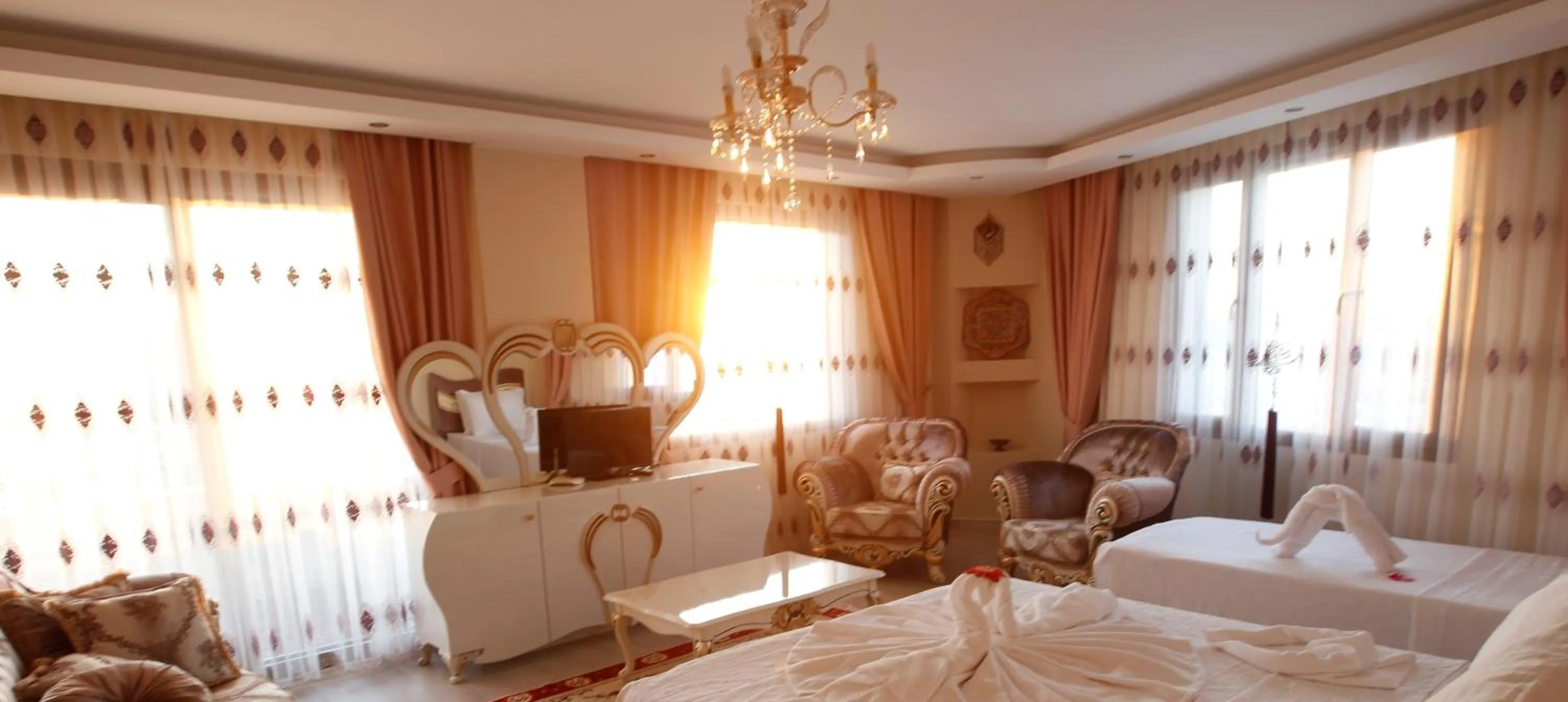 Photo of the whole room in Ephesus Palace