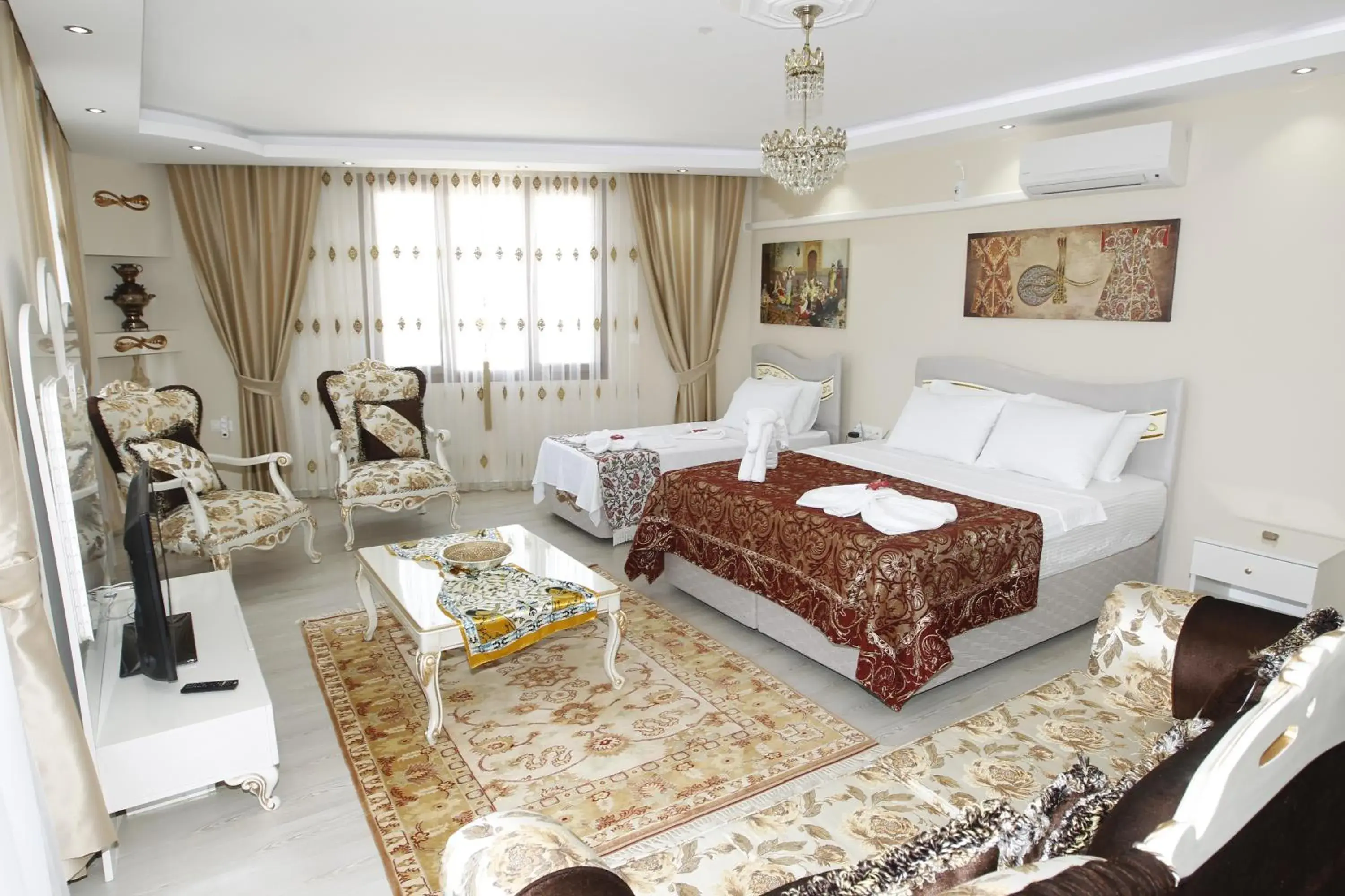 Property building in Ephesus Palace Property building in Ephesus Palace