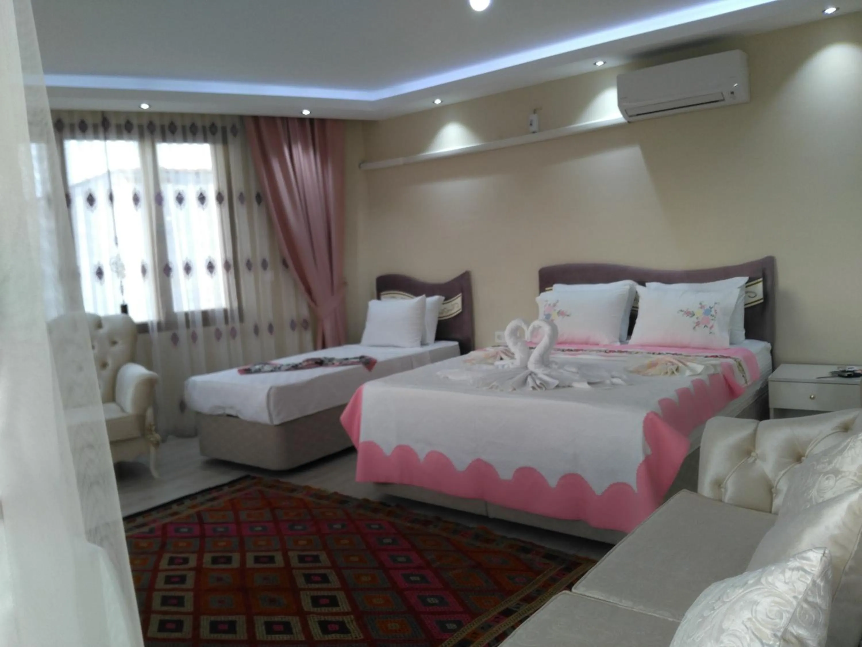 Photo of the whole room in Ephesus Palace