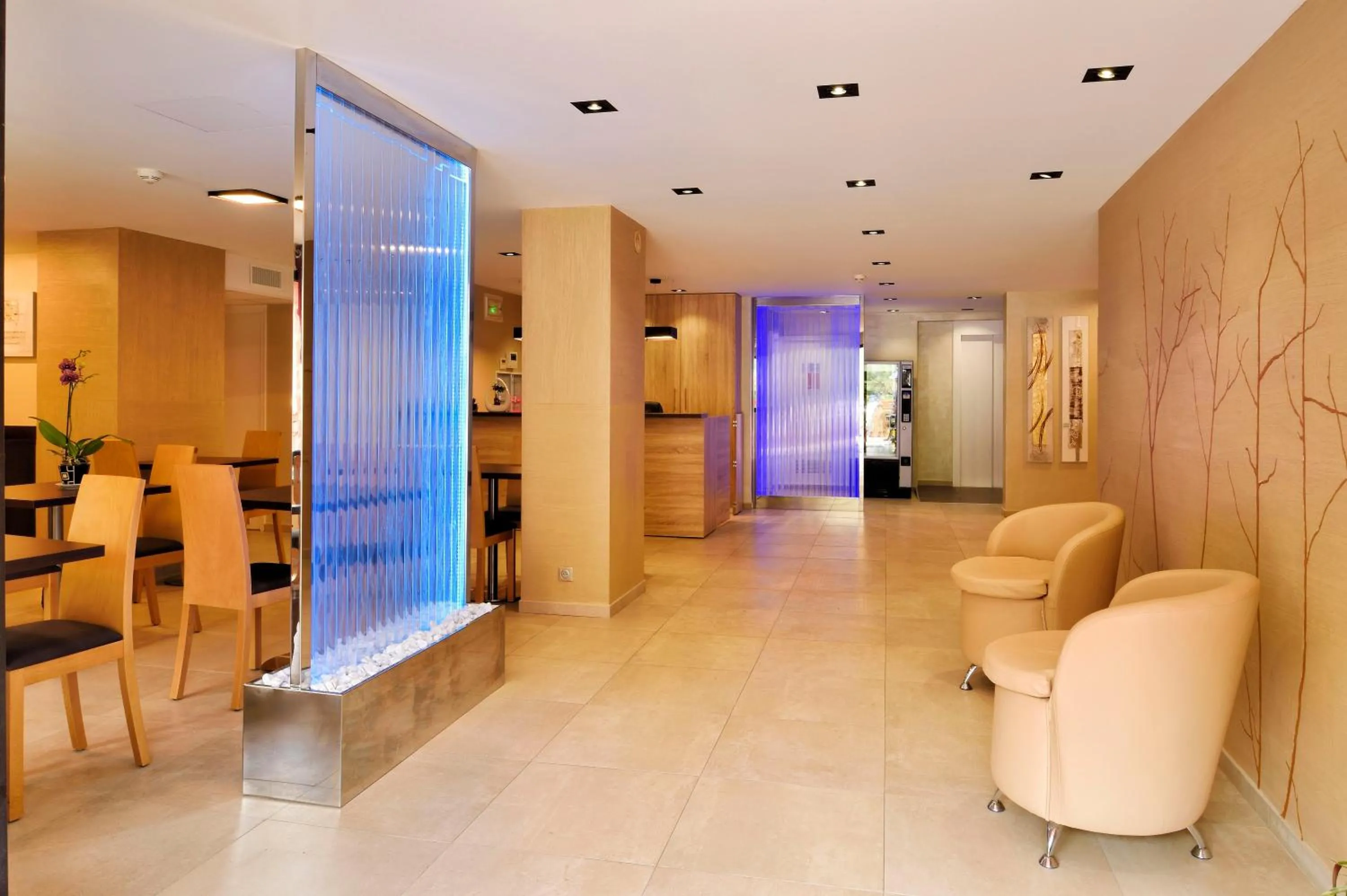Lobby or reception in Hôtel & Restaurant Le Belvédère