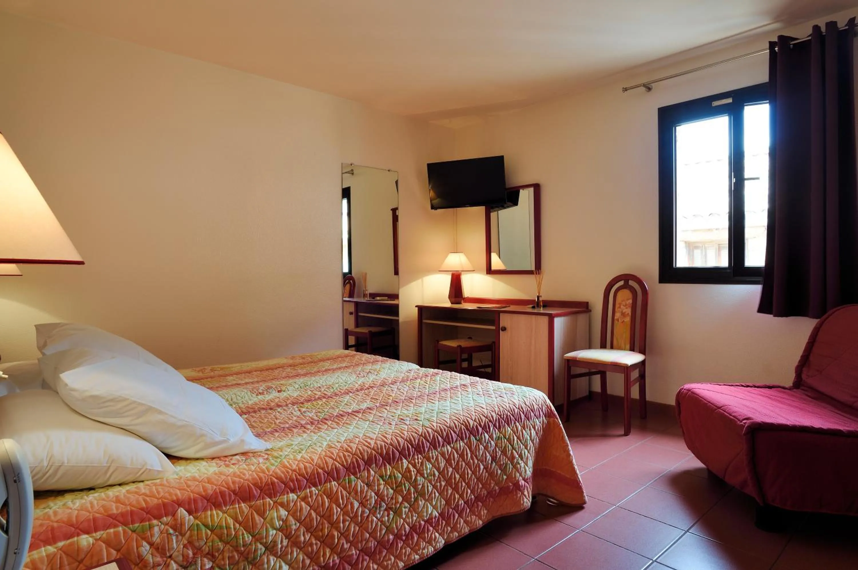 Photo of the whole room, Bed in Hôtel & Restaurant Le Belvédère