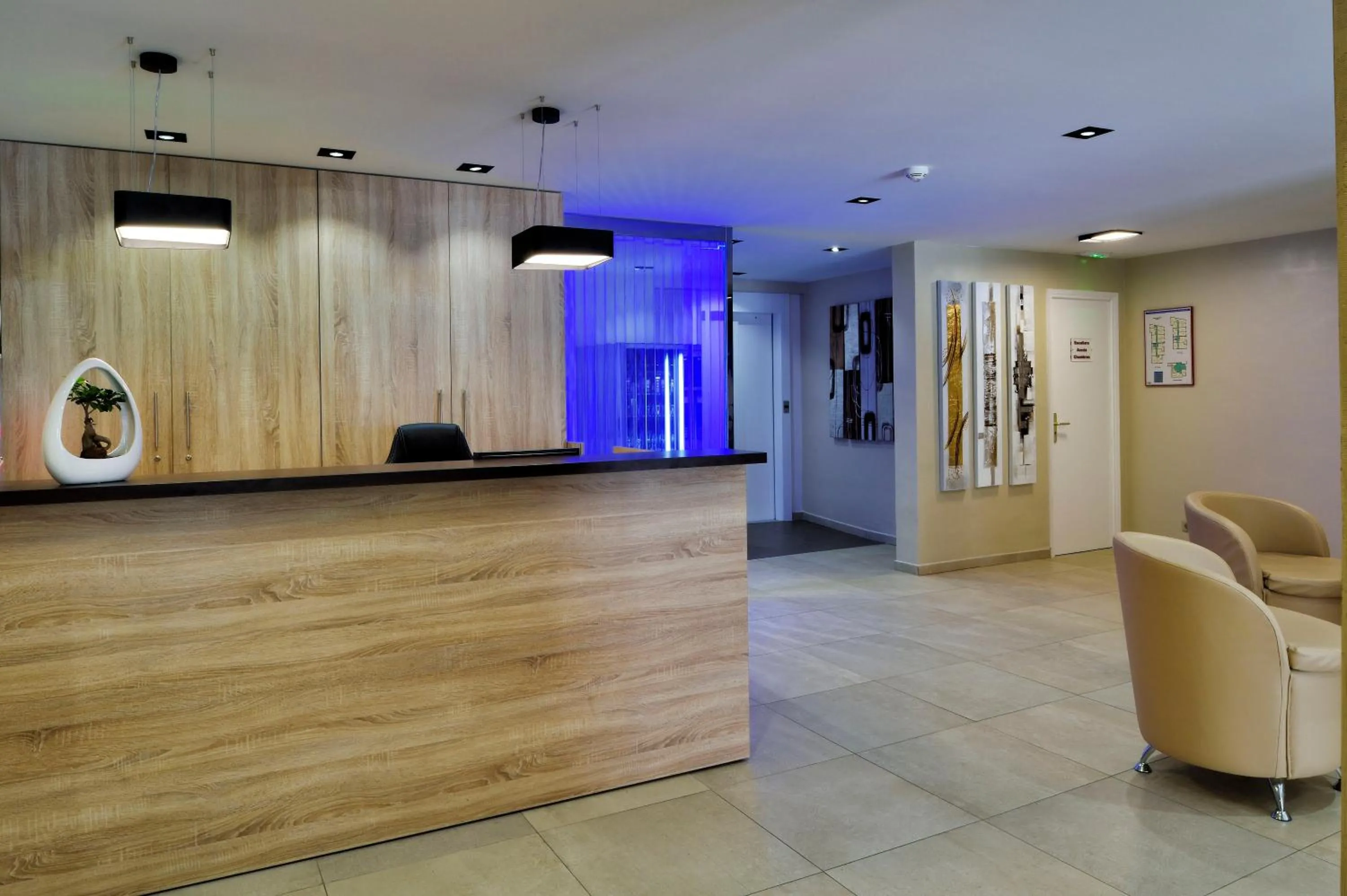 Lobby or reception in Hôtel & Restaurant Le Belvédère