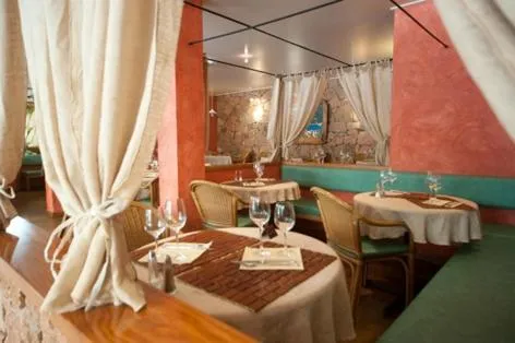 Restaurant/places to eat in Hôtel & Restaurant Le Belvédère