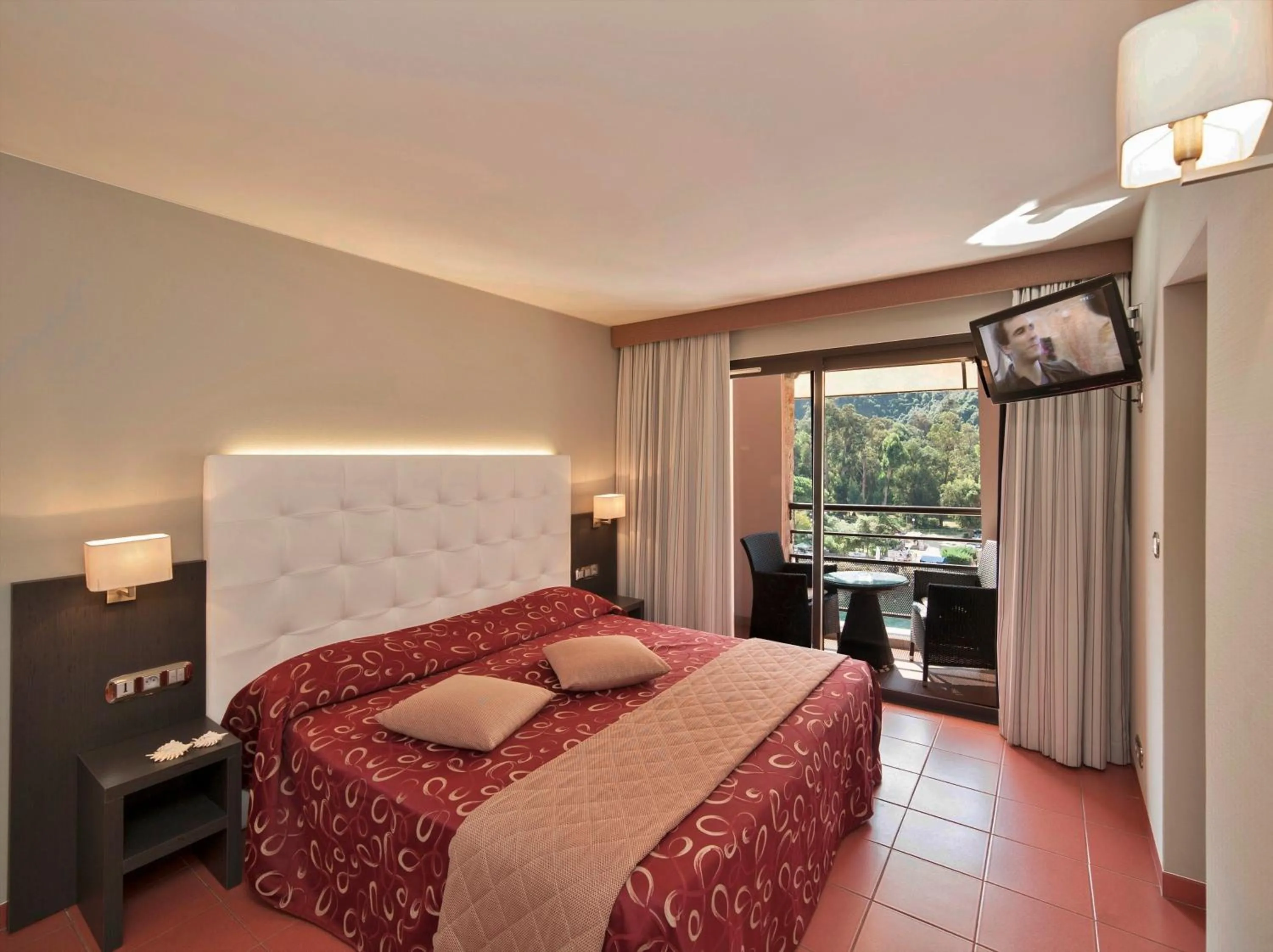 Day, Bed in Hôtel & Restaurant Le Belvédère