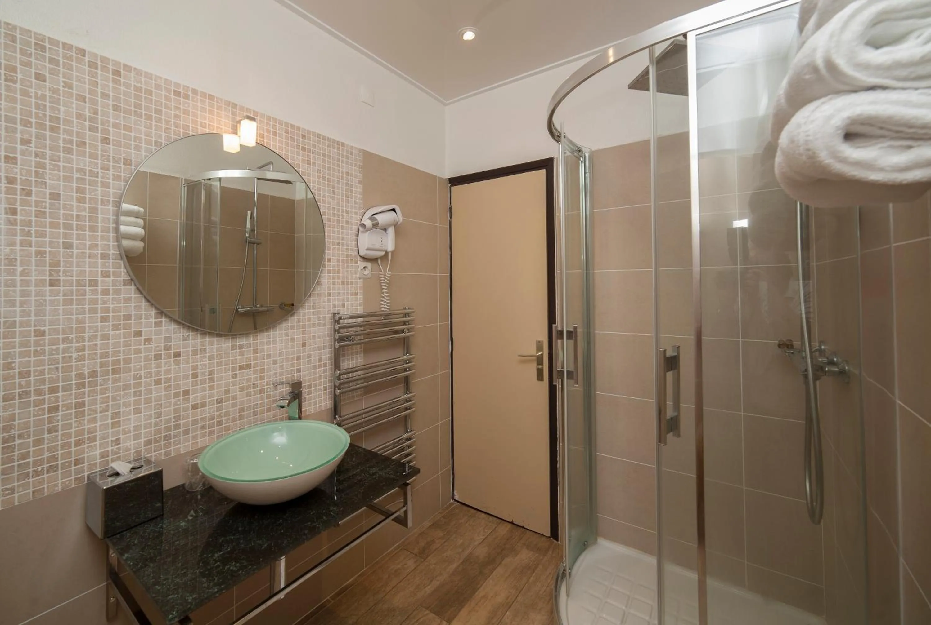 Bathroom in Hôtel & Restaurant Le Belvédère