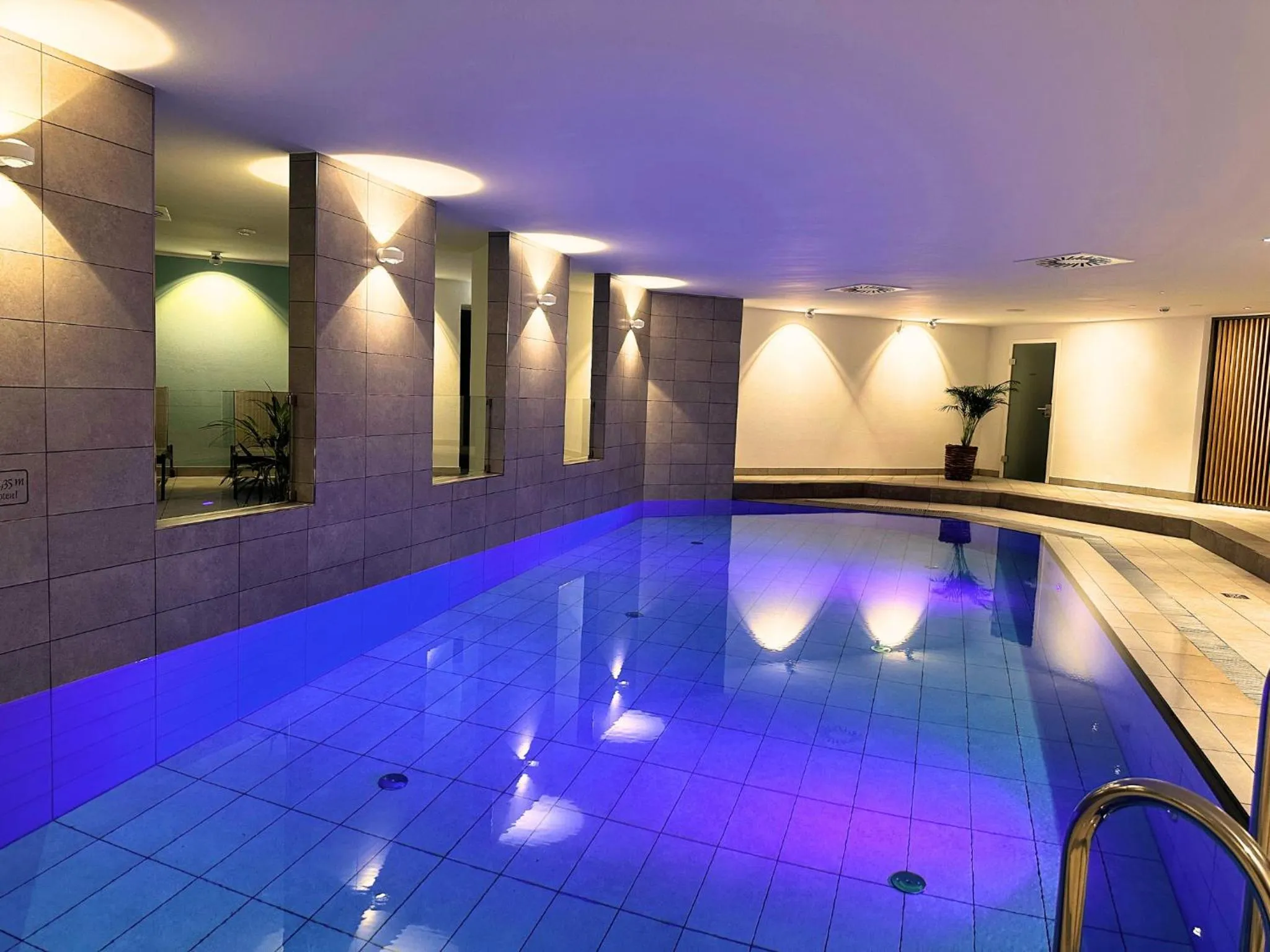 Swimming pool in Augustiner Hotel