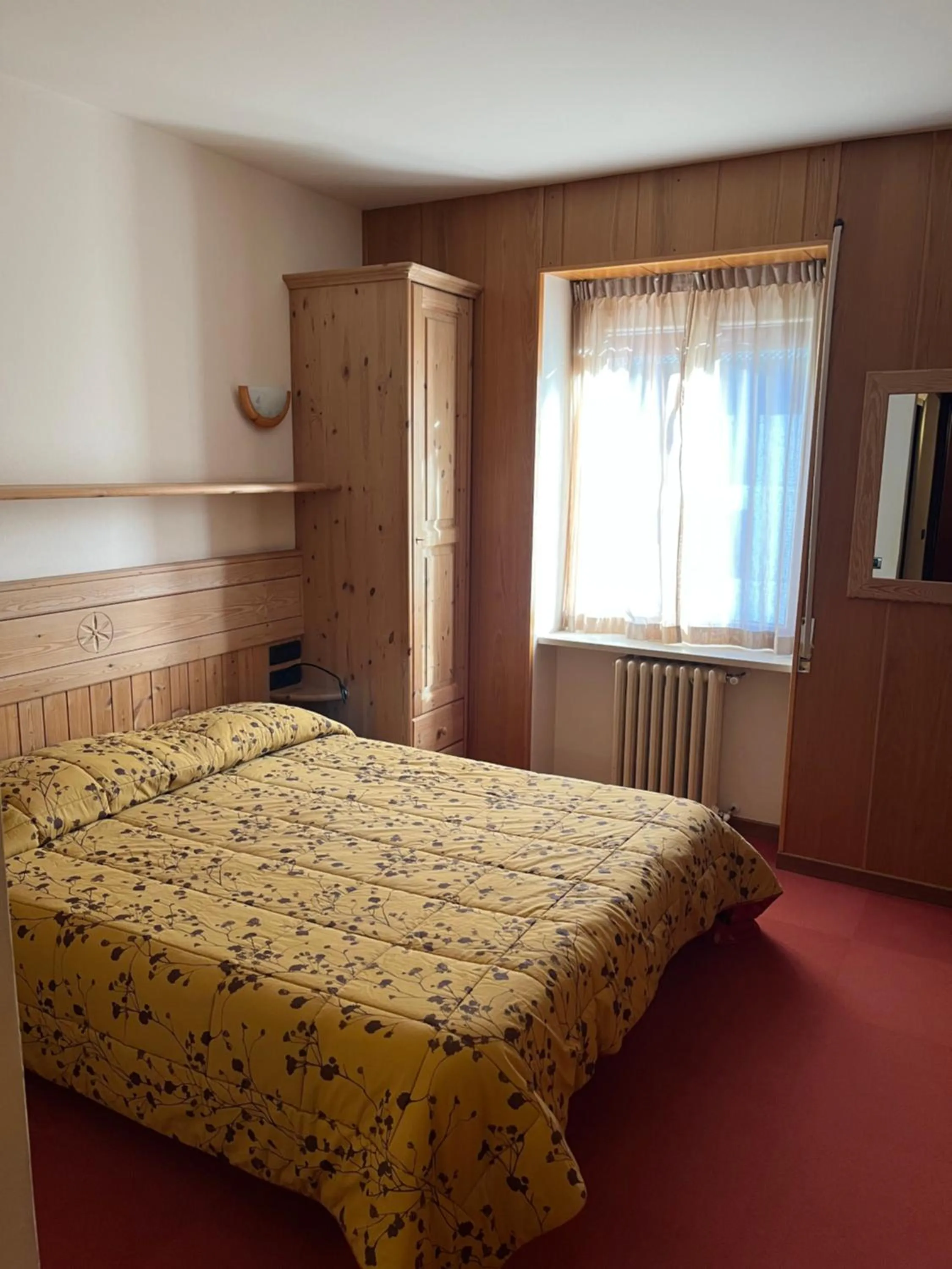 Bedroom, Bed in Albergo Piazzatorre