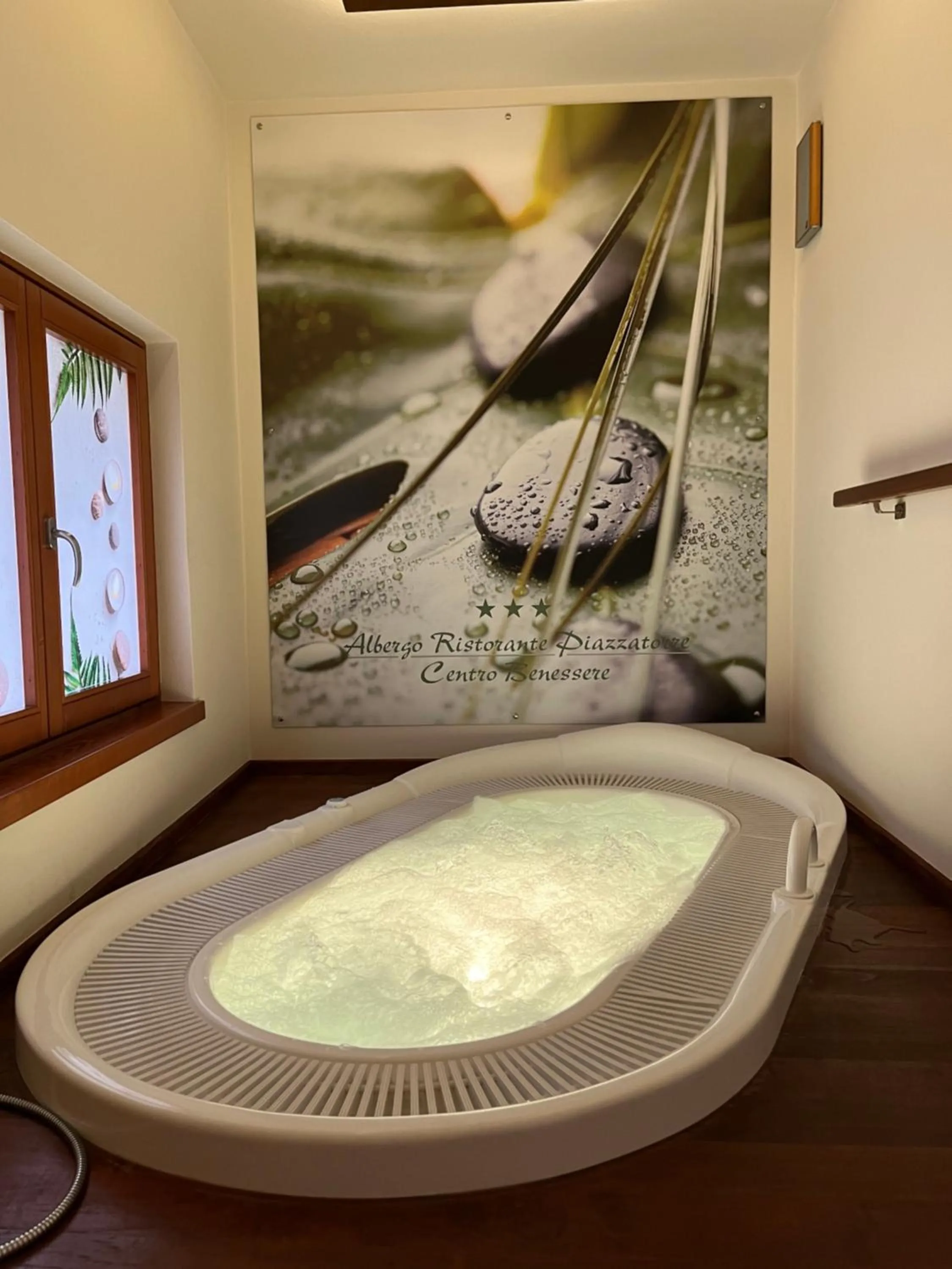 Hot Tub in Albergo Piazzatorre