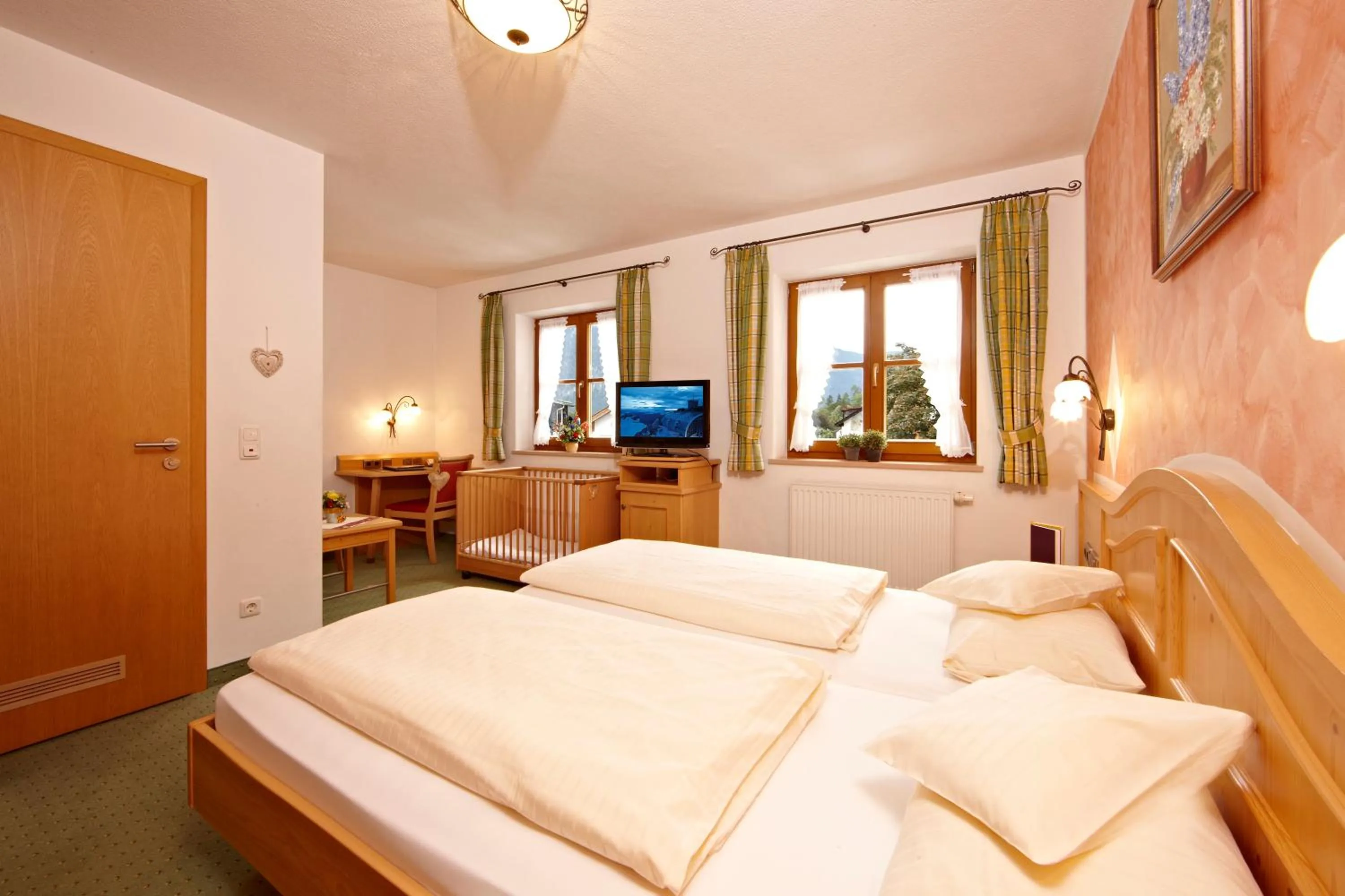 Mountain view, Bed in Hotel Schatten