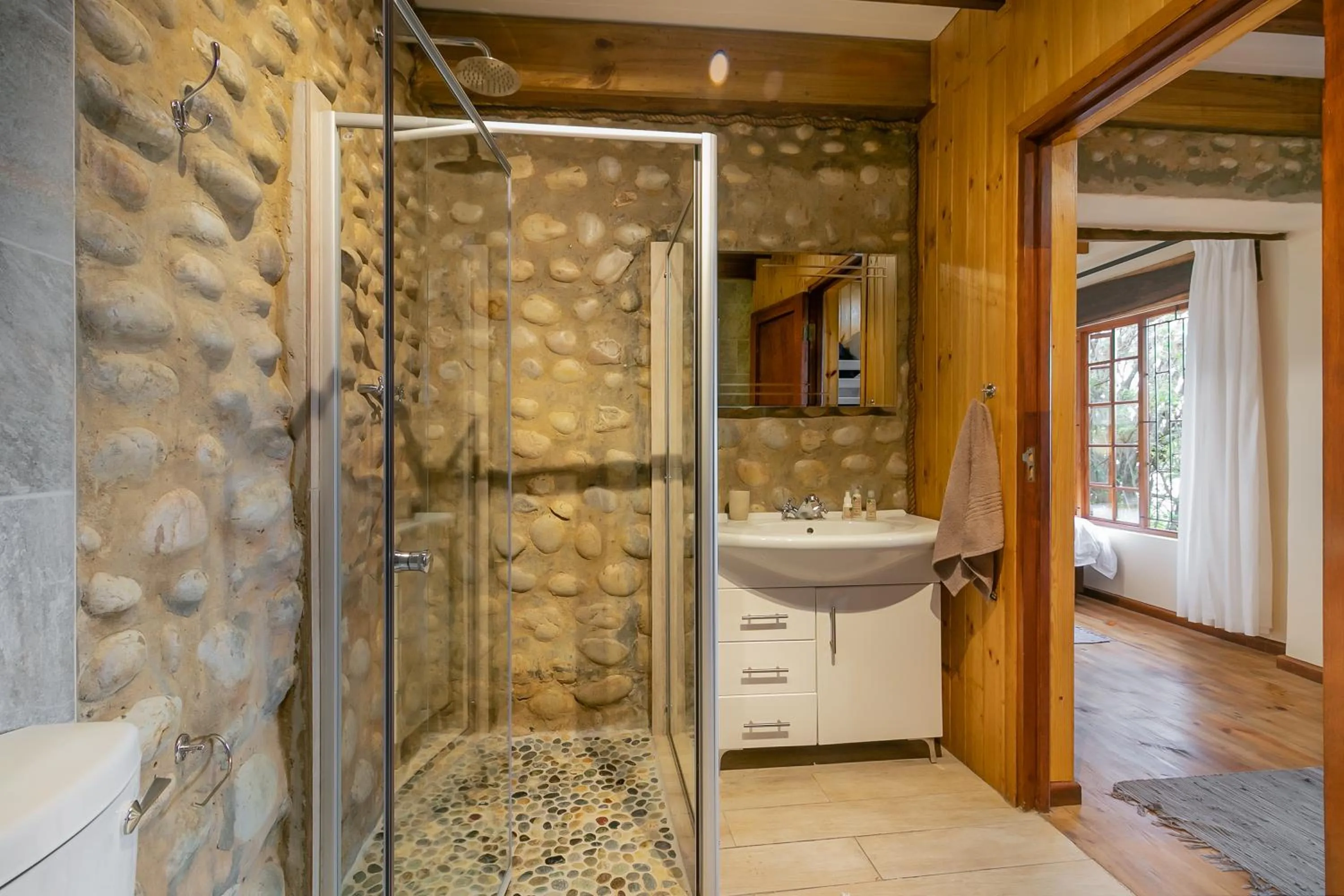 Bathroom in Big Tree House Lodge