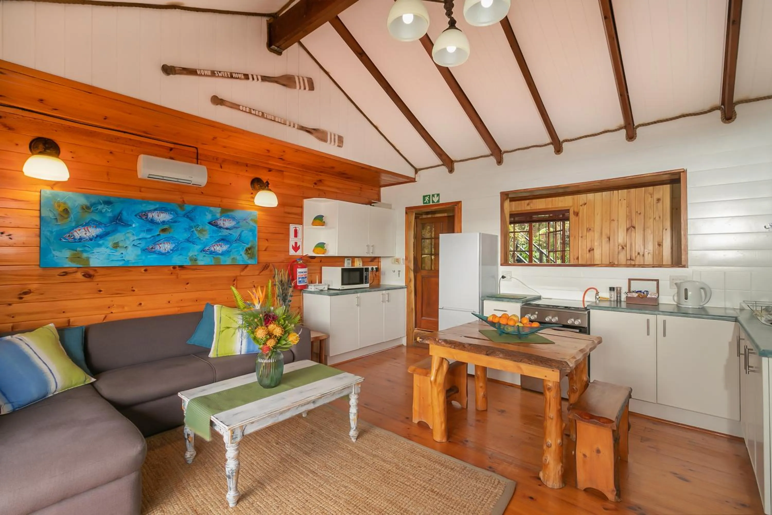 Coffee/tea facilities in Big Tree House Lodge