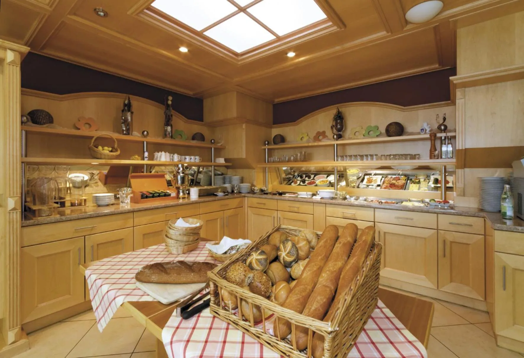 Restaurant/places to eat in Panorama-Hotel am See