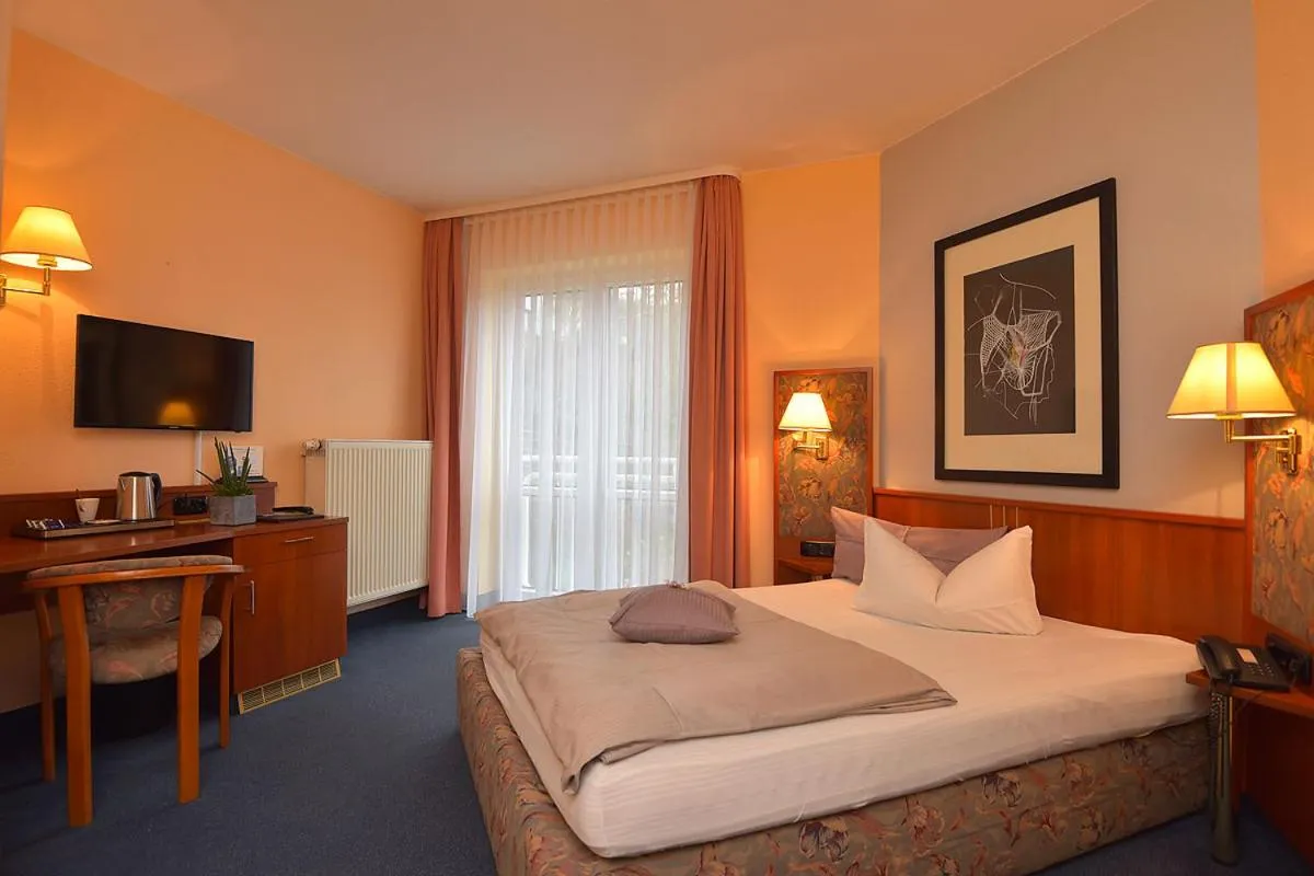 Photo of the whole room, Bed in AltstadtHotel an der Werra
