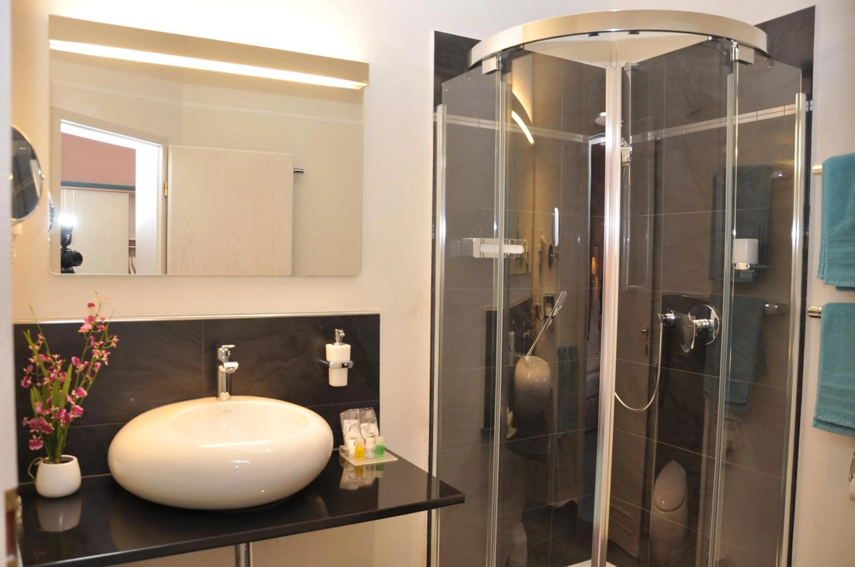 Bathroom in AltstadtHotel an der Werra