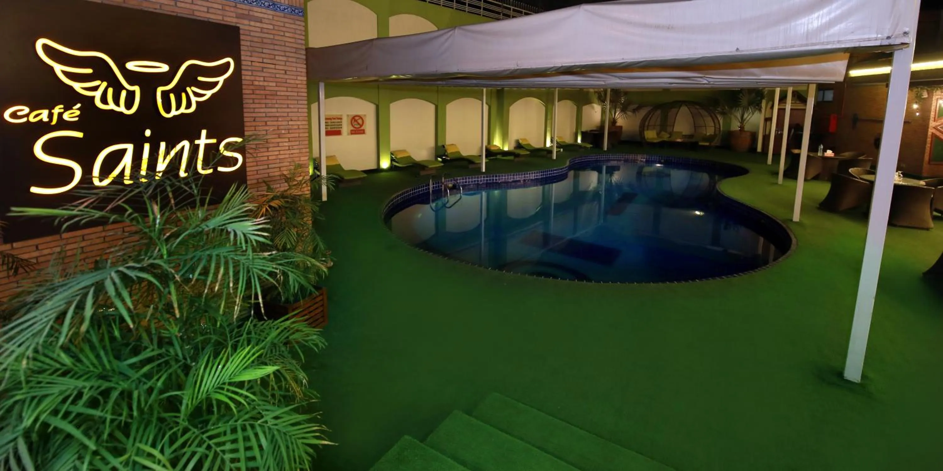 Swimming pool in Ramada by Wyndham Multan