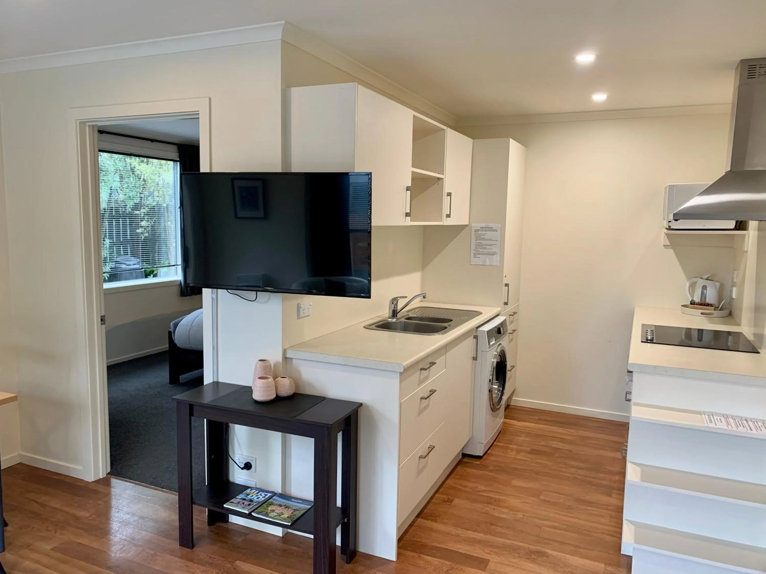 Kitchen or kitchenette in March Apartments