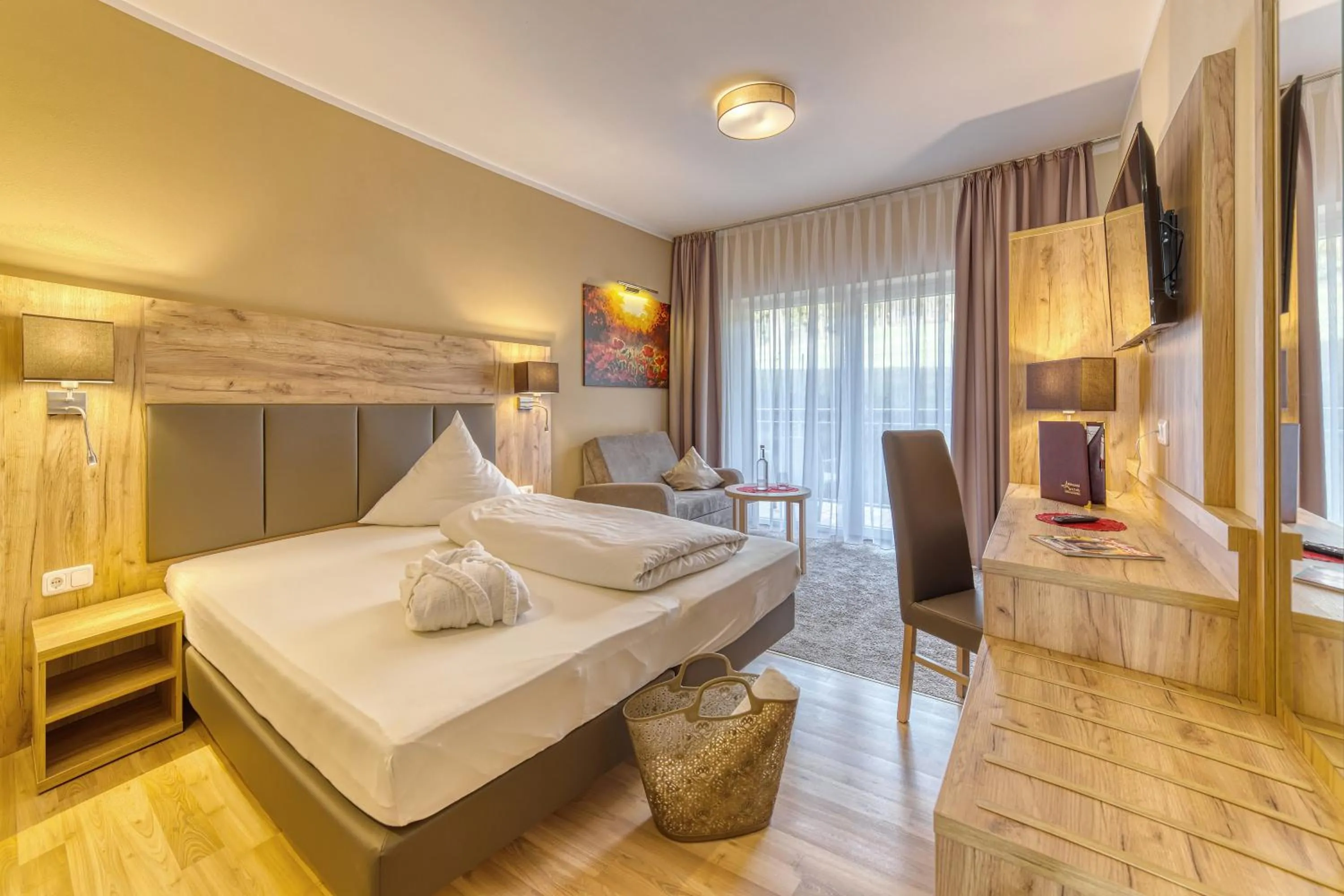 Photo of the whole room, Bed in Wellnesshotel deine Auszeit, Adults only