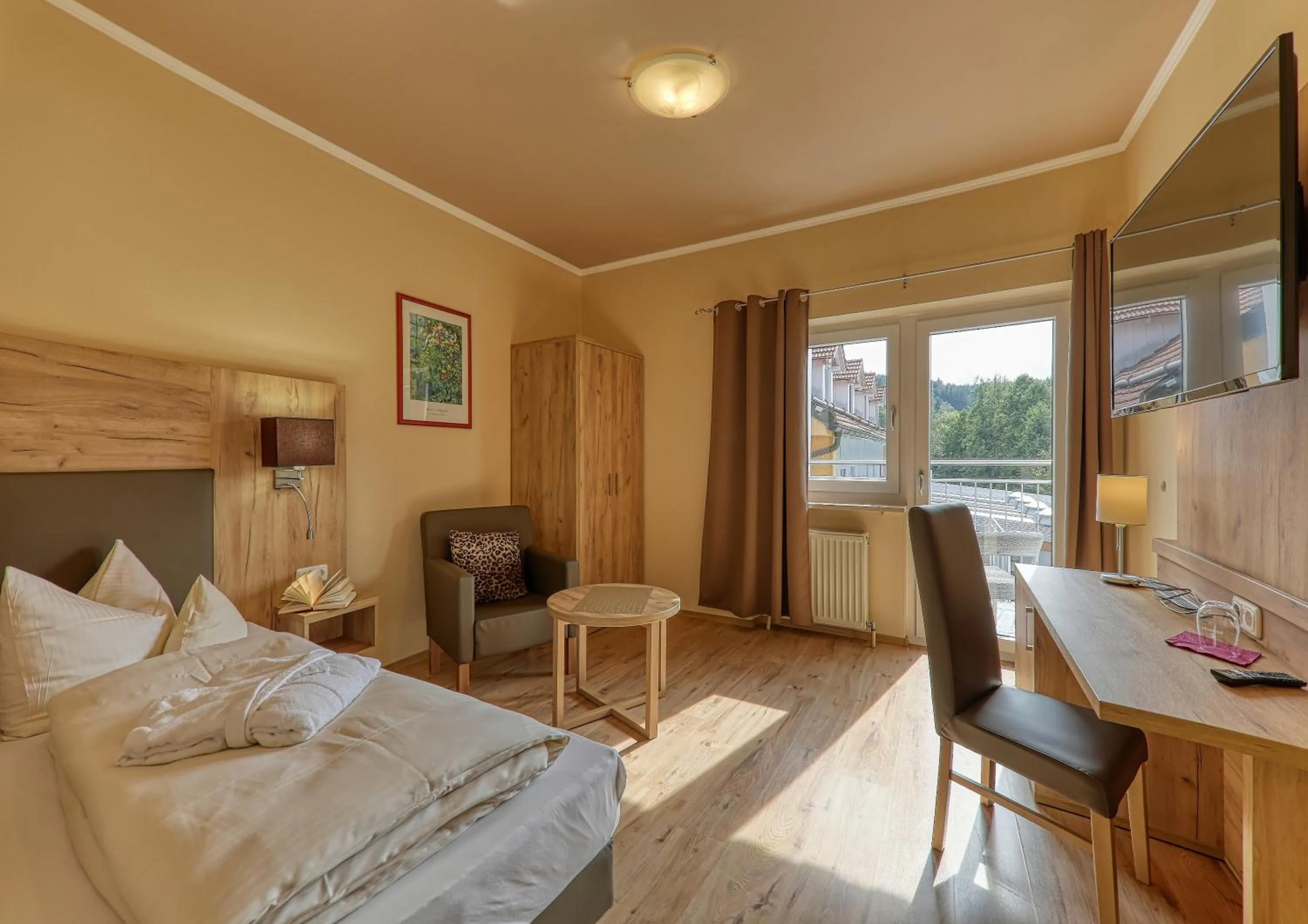 Photo of the whole room, Bed in Wellnesshotel deine Auszeit, Adults only