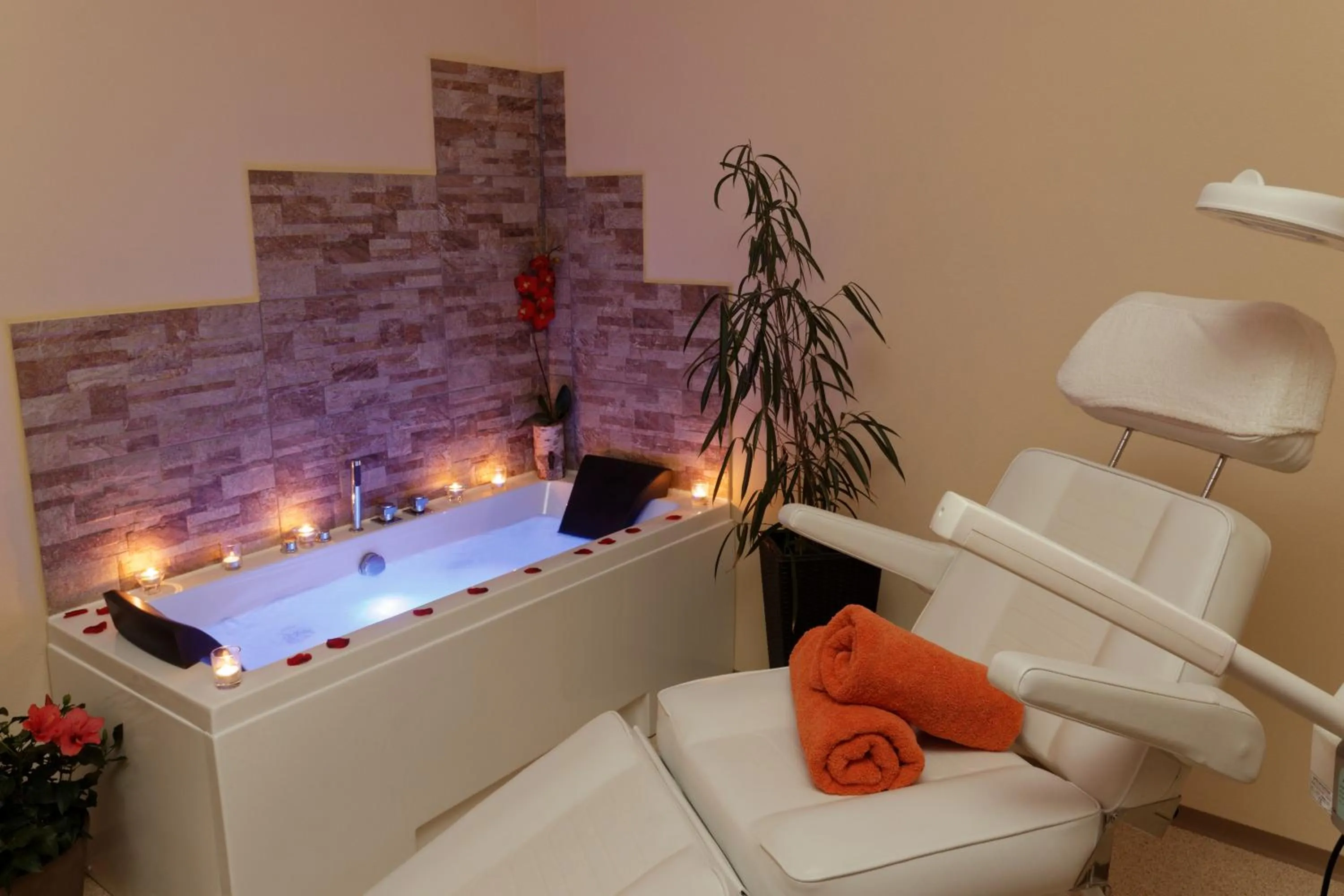 Hot Tub in Wellnesshotel deine Auszeit, Adults only
