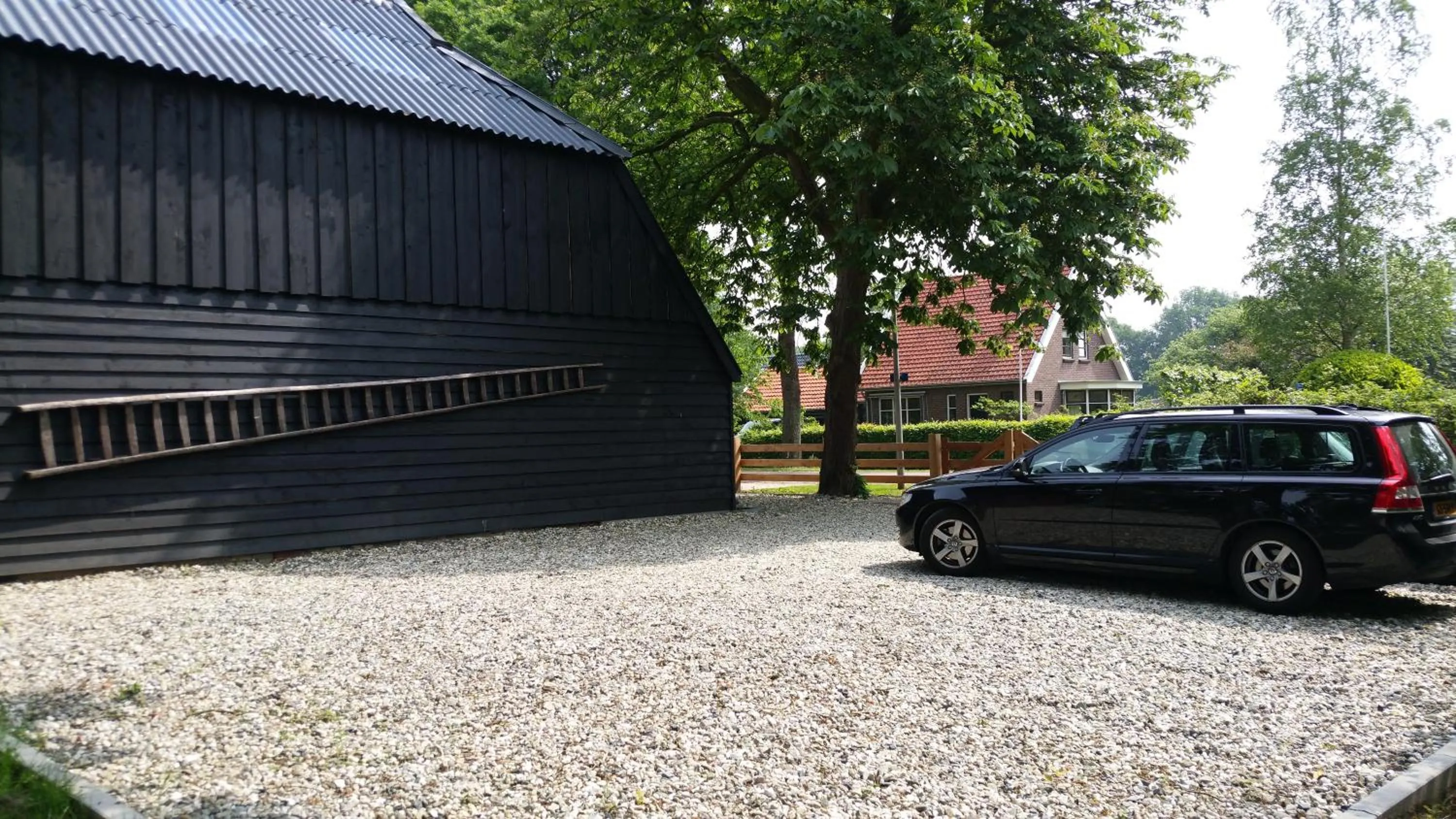 Property building in bij Saar