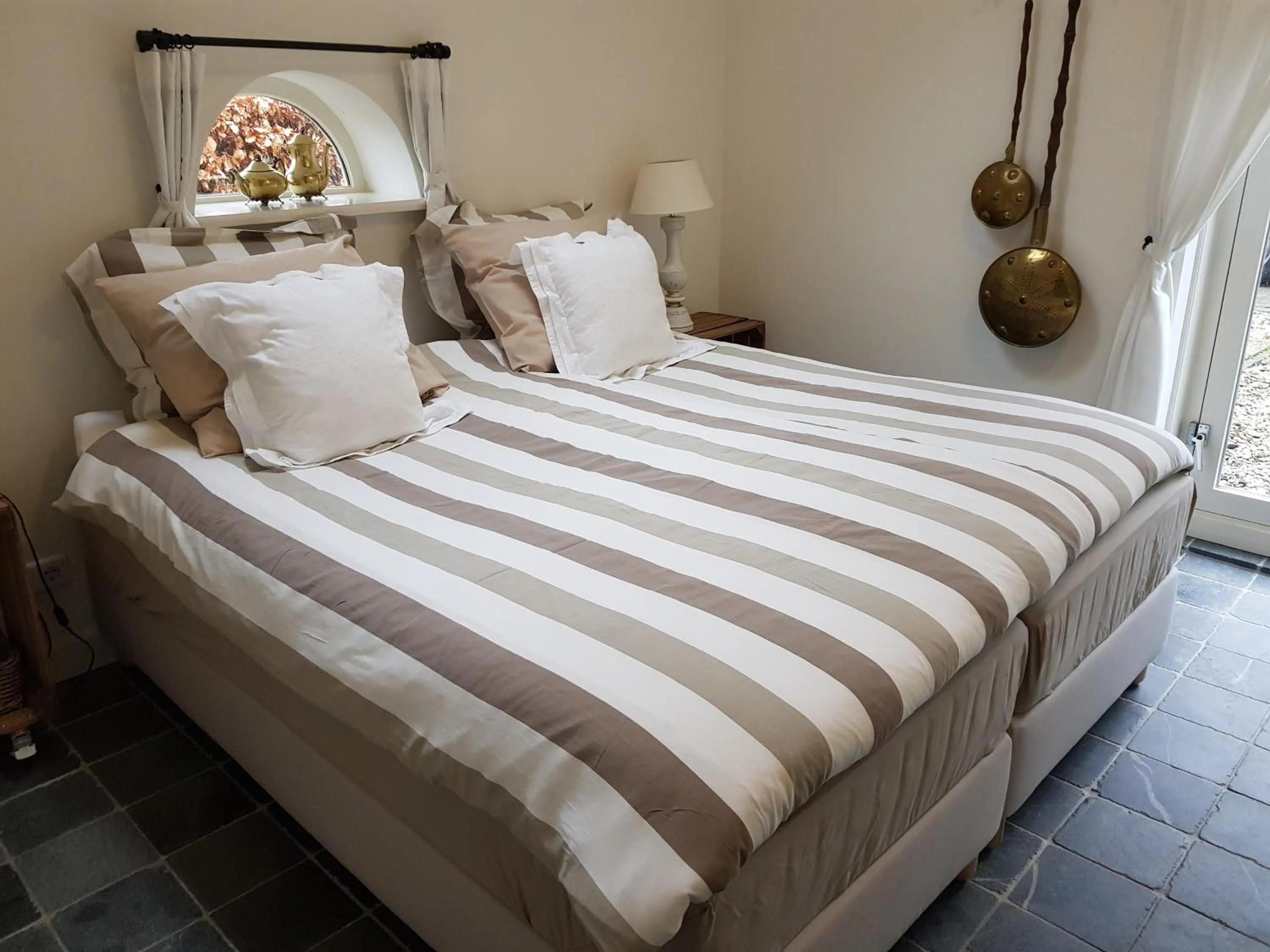 Bedroom, Bed in bij Saar