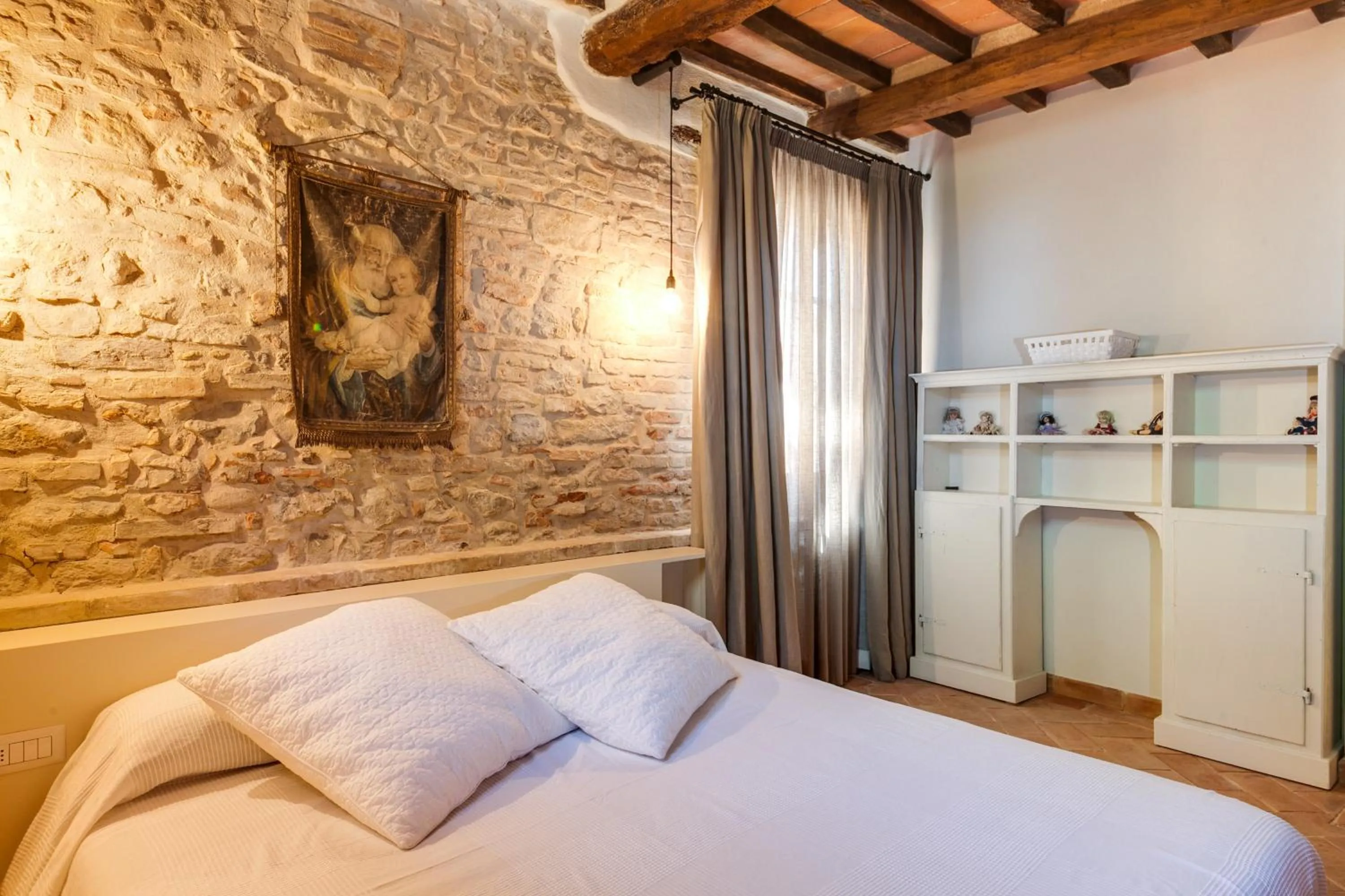 Bedroom in Umbria Country Shelter