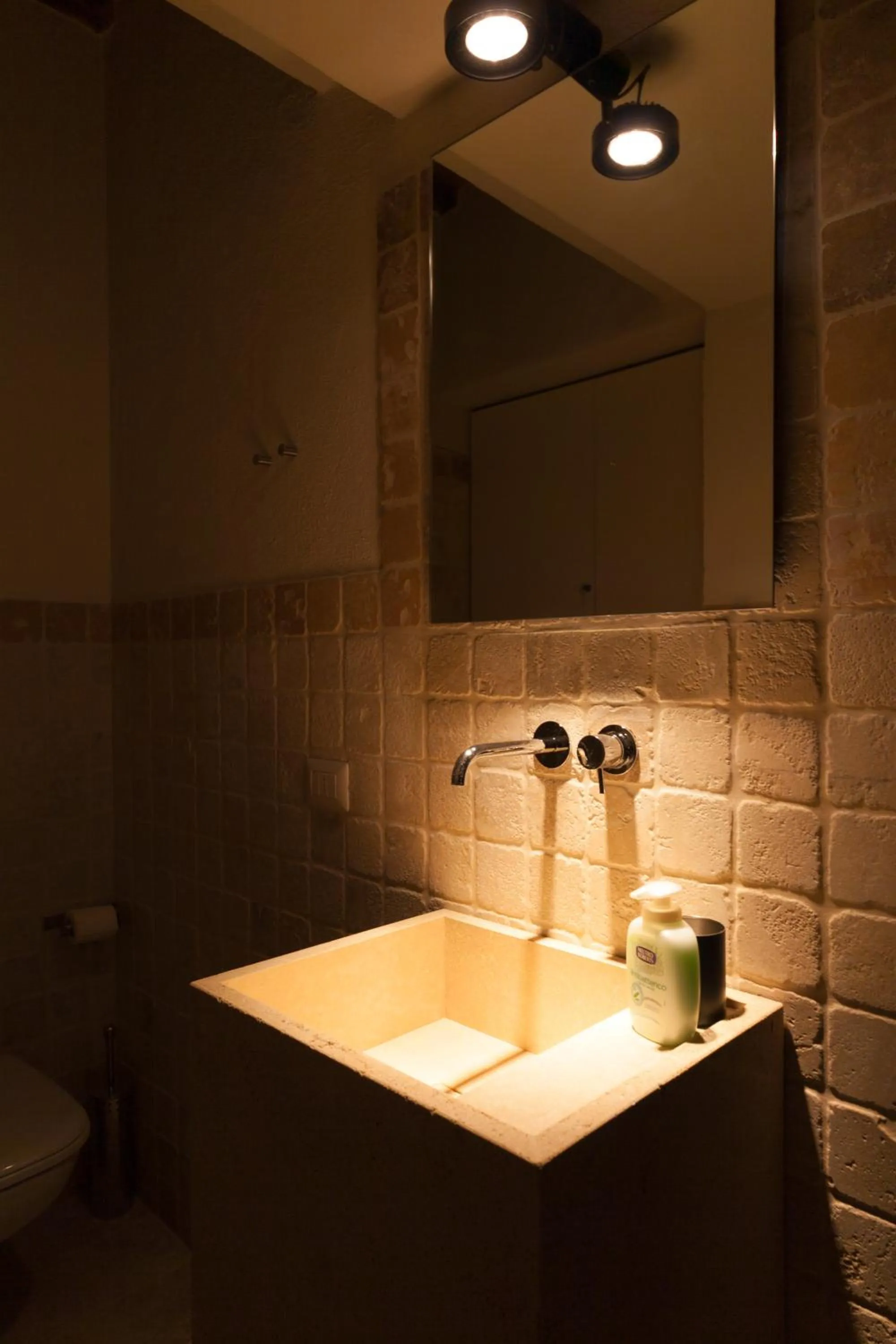 Bathroom in Umbria Country Shelter