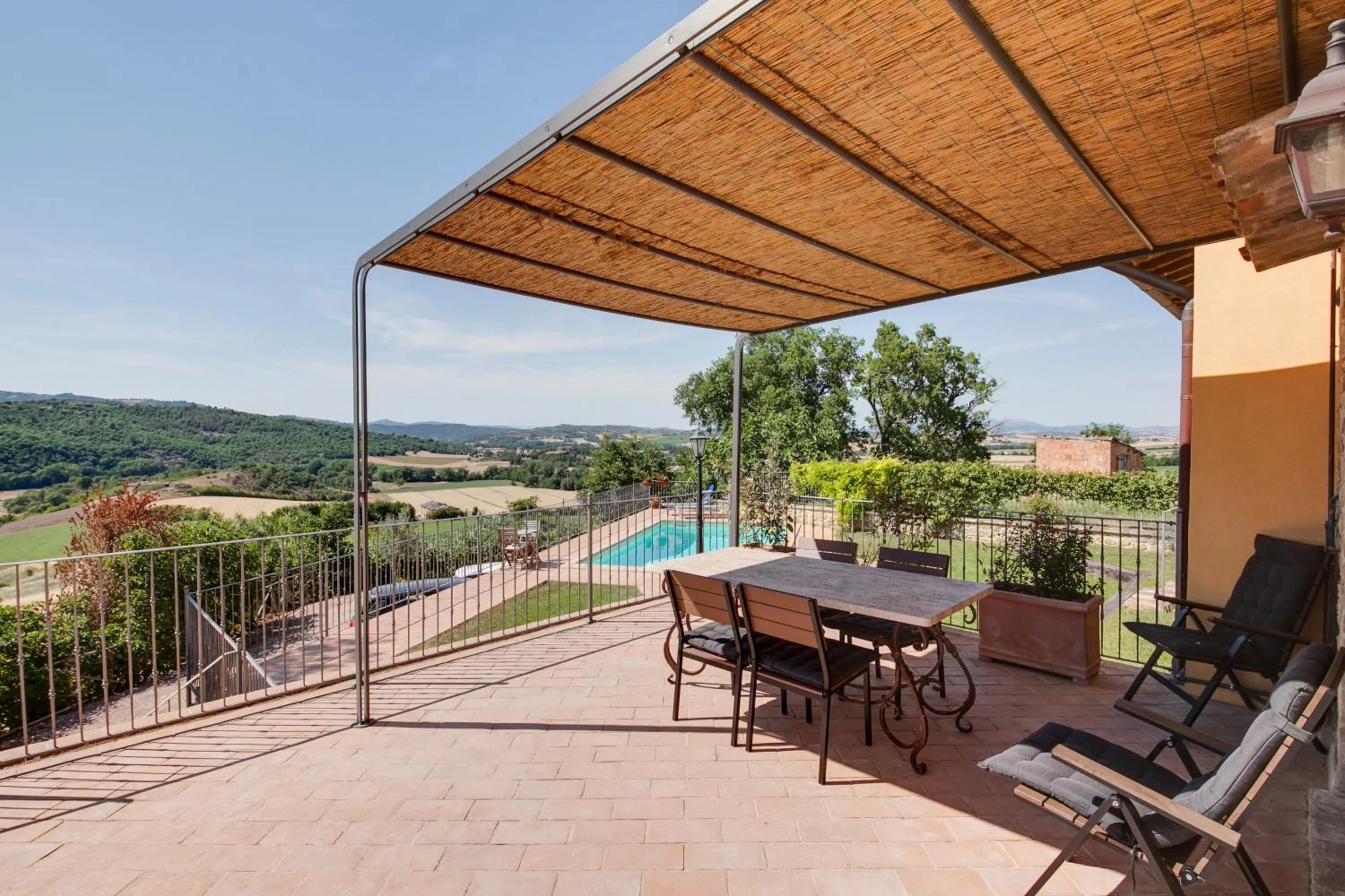 Patio in Umbria Country Shelter