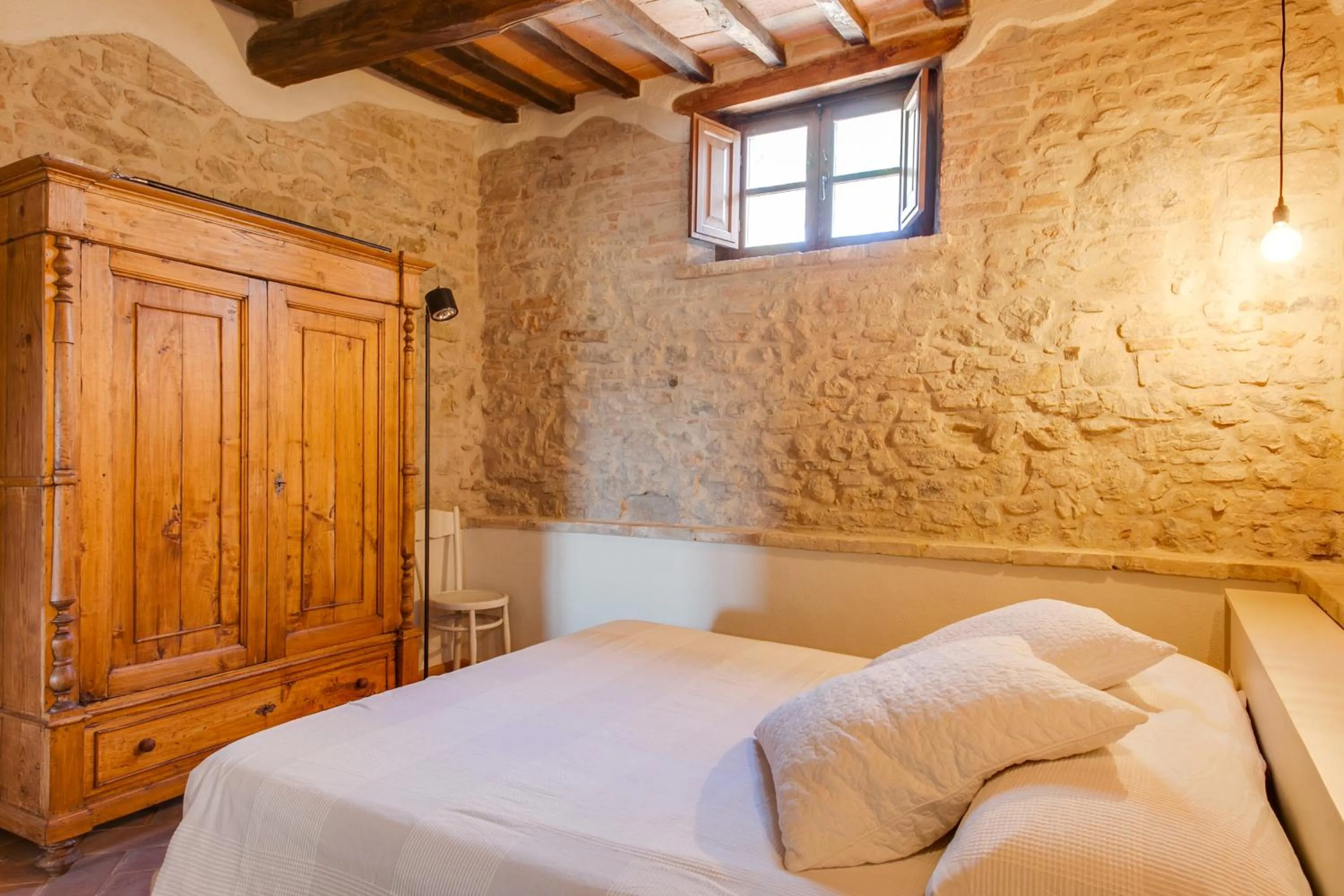 Bedroom in Umbria Country Shelter