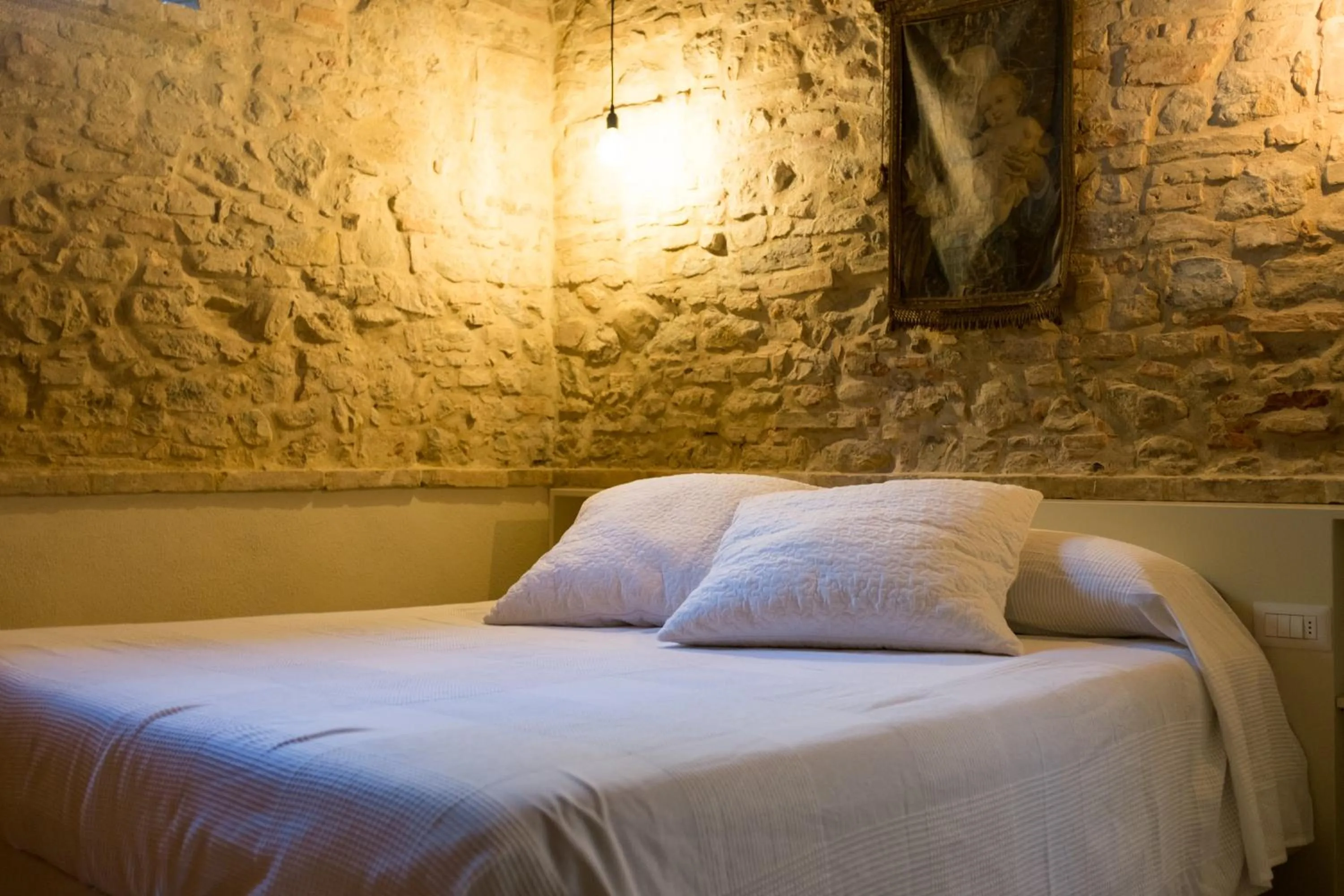 Bedroom in Umbria Country Shelter
