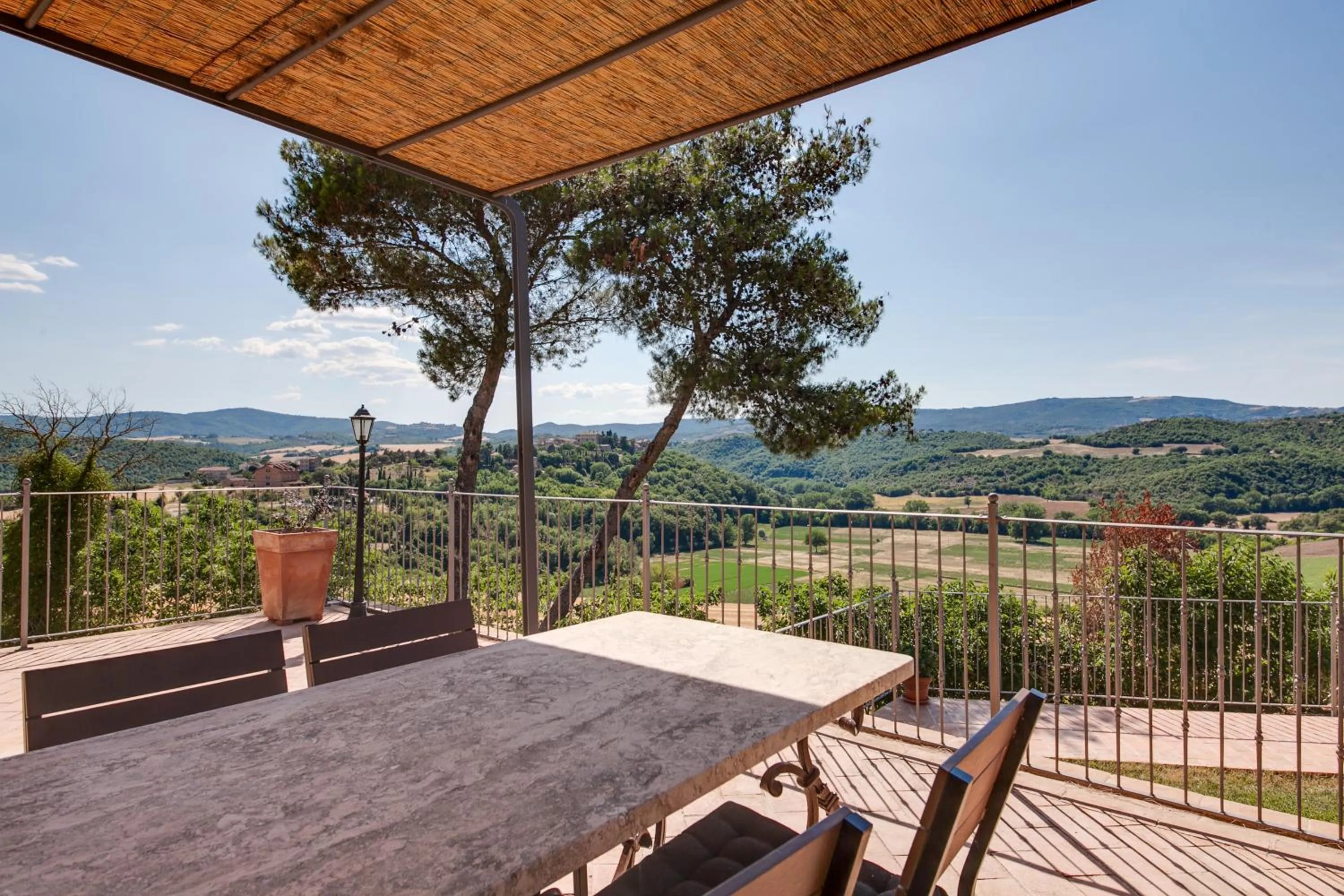 Patio in Umbria Country Shelter