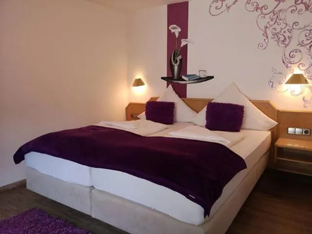 Bed in Hotel DreiKönig & Restaurant SeeGourmet