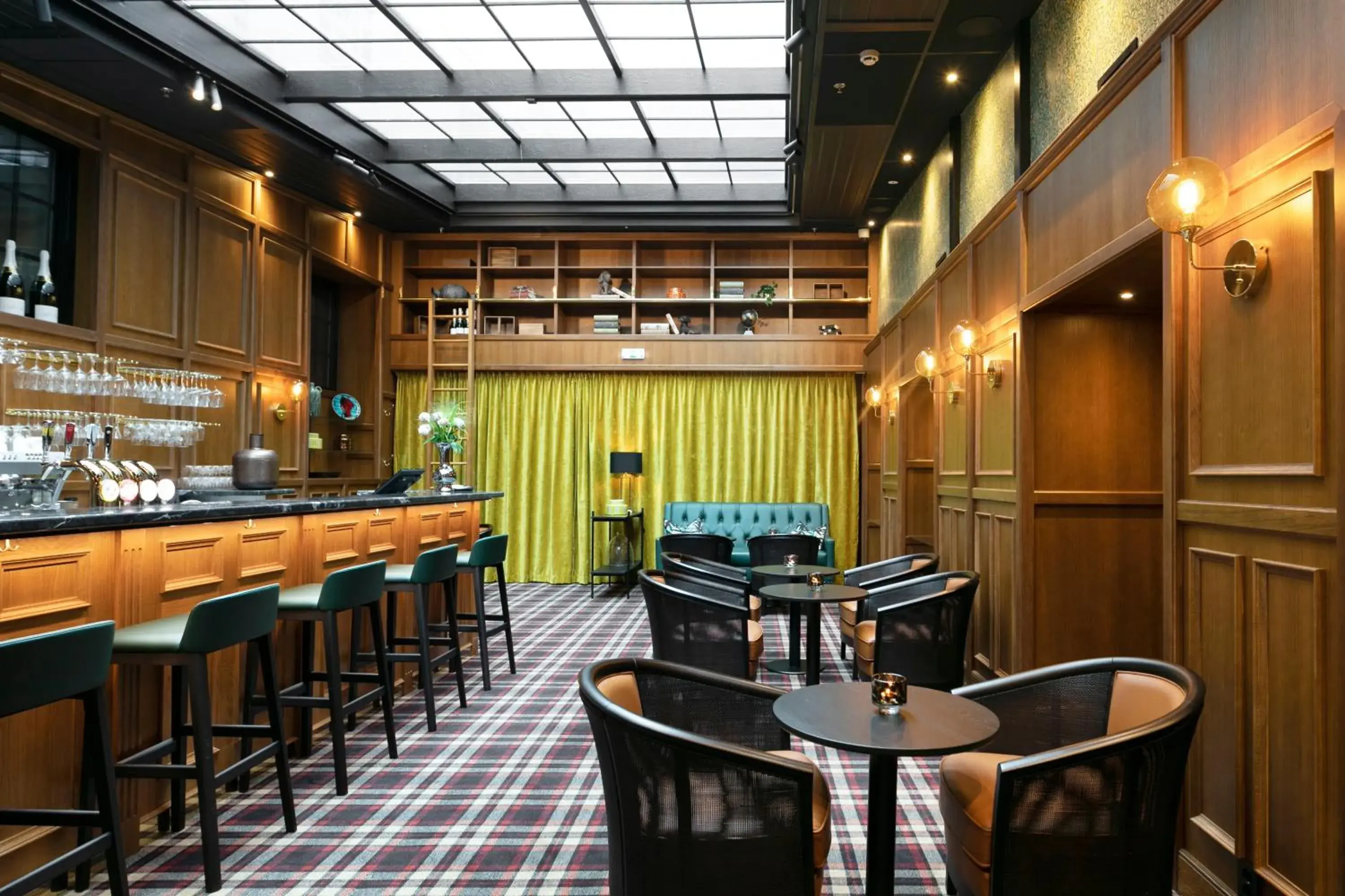 Lounge or bar in ProfilHotels Opera Lounge or bar in ProfilHotels Opera