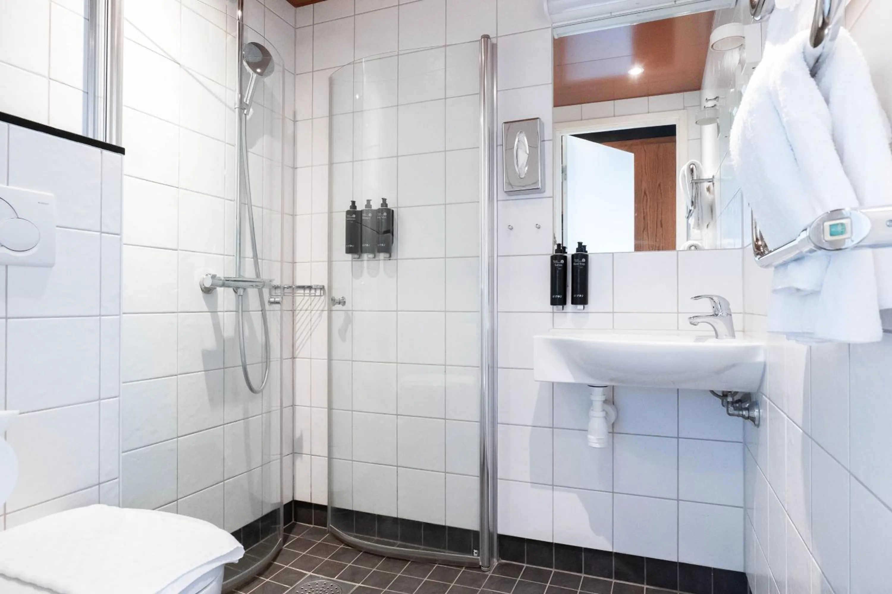 Shower in ProfilHotels Opera