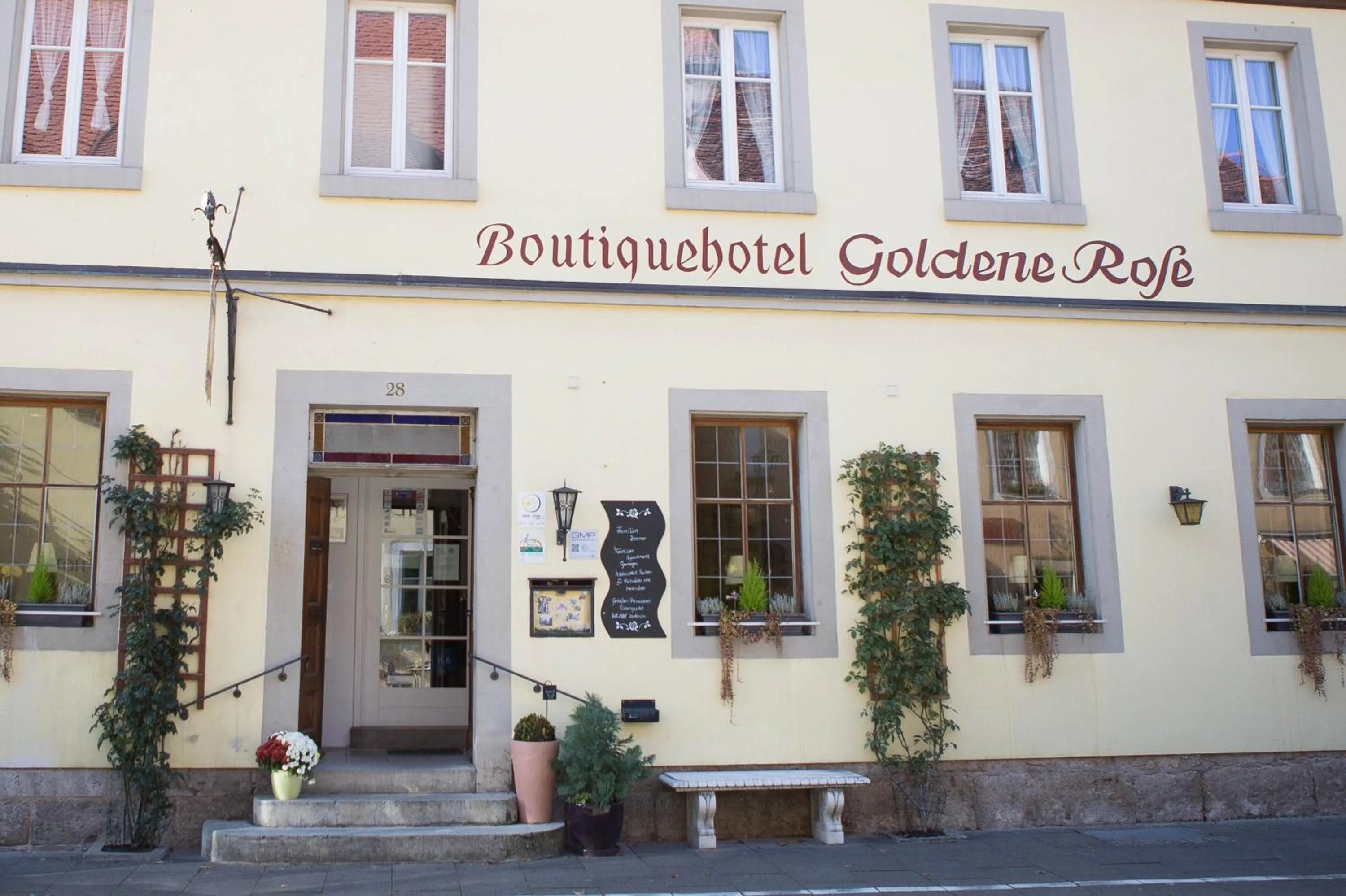 Facade/entrance in Boutiquehotel Goldene Rose - self-check-in