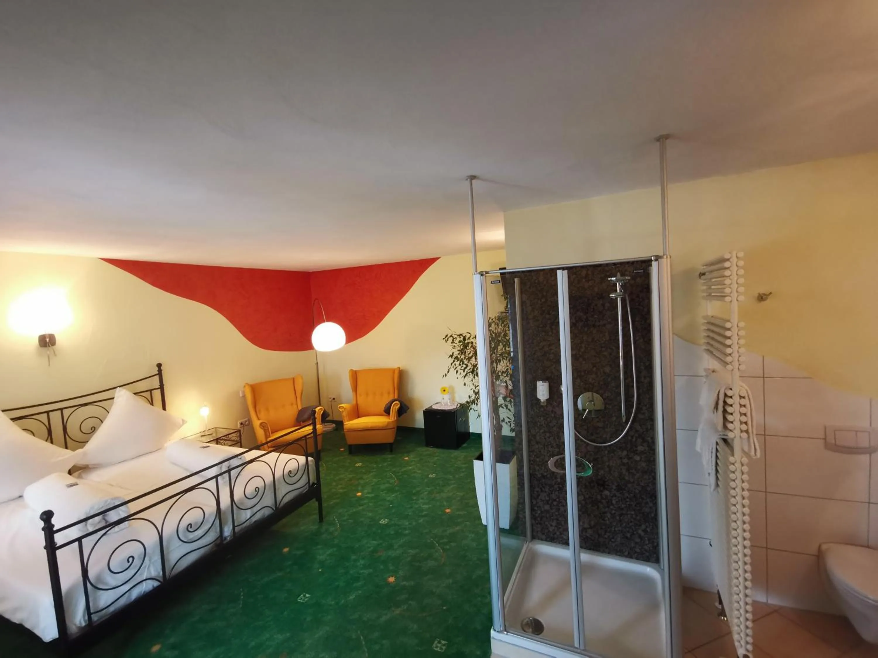 Photo of the whole room, Bed in Hotel Am Hirschhorn - Wellness - Spa - and more