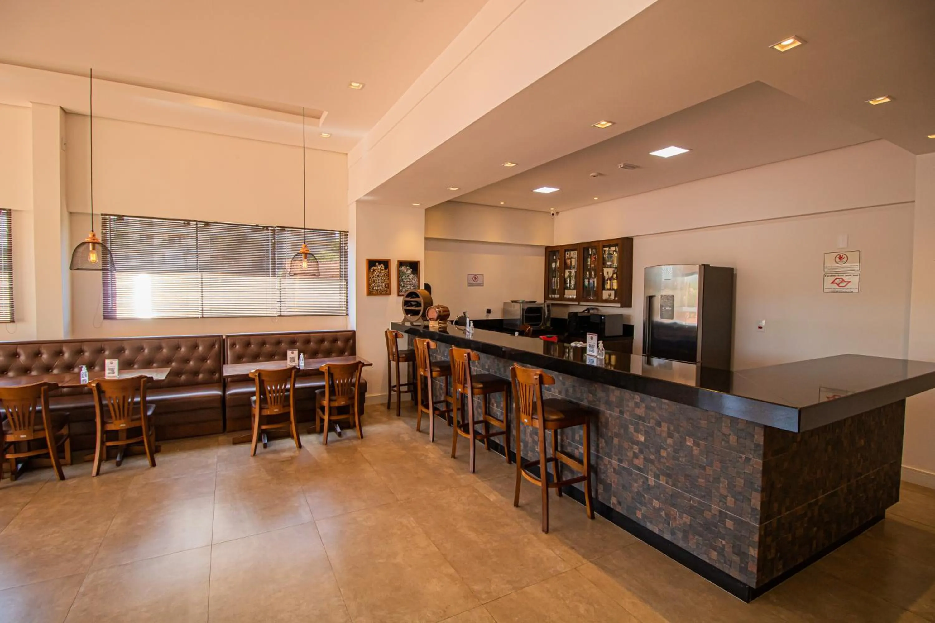 Restaurant/places to eat in Prado Hotel