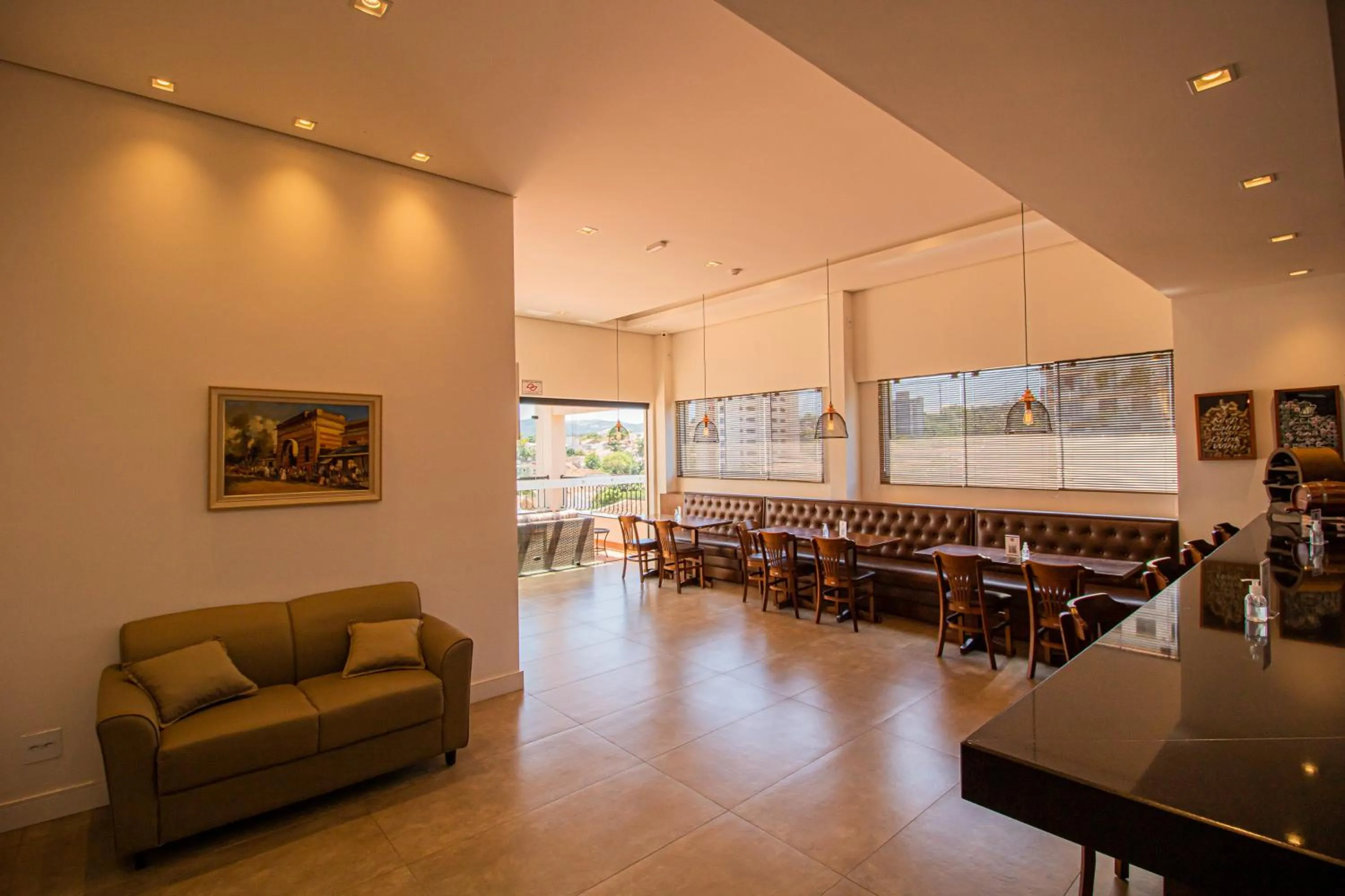 Restaurant/places to eat in Prado Hotel