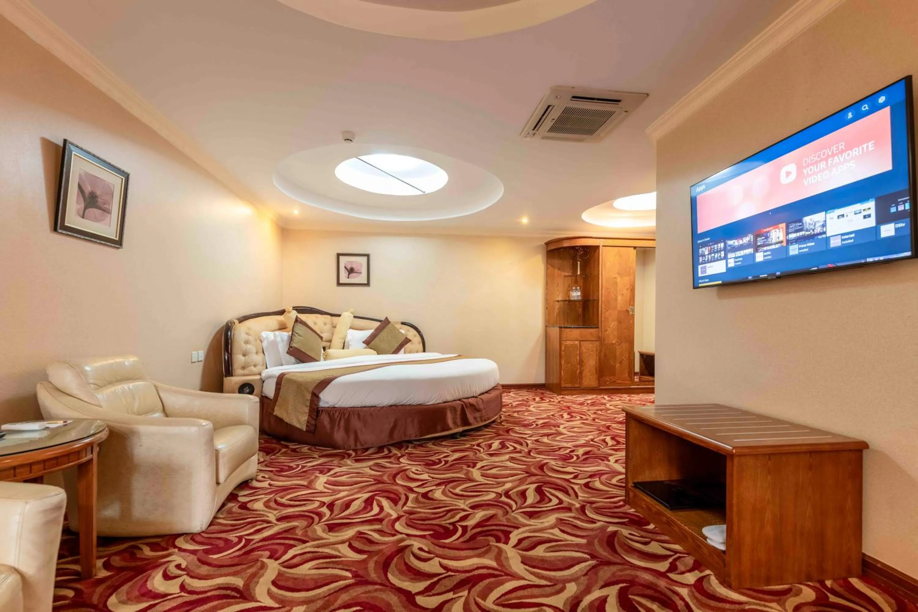 Bed in Mbale Resort Hotel