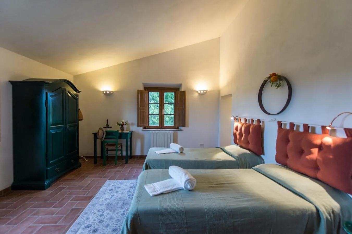 Large Double or Twin Room in Agriturismo I Moricci
