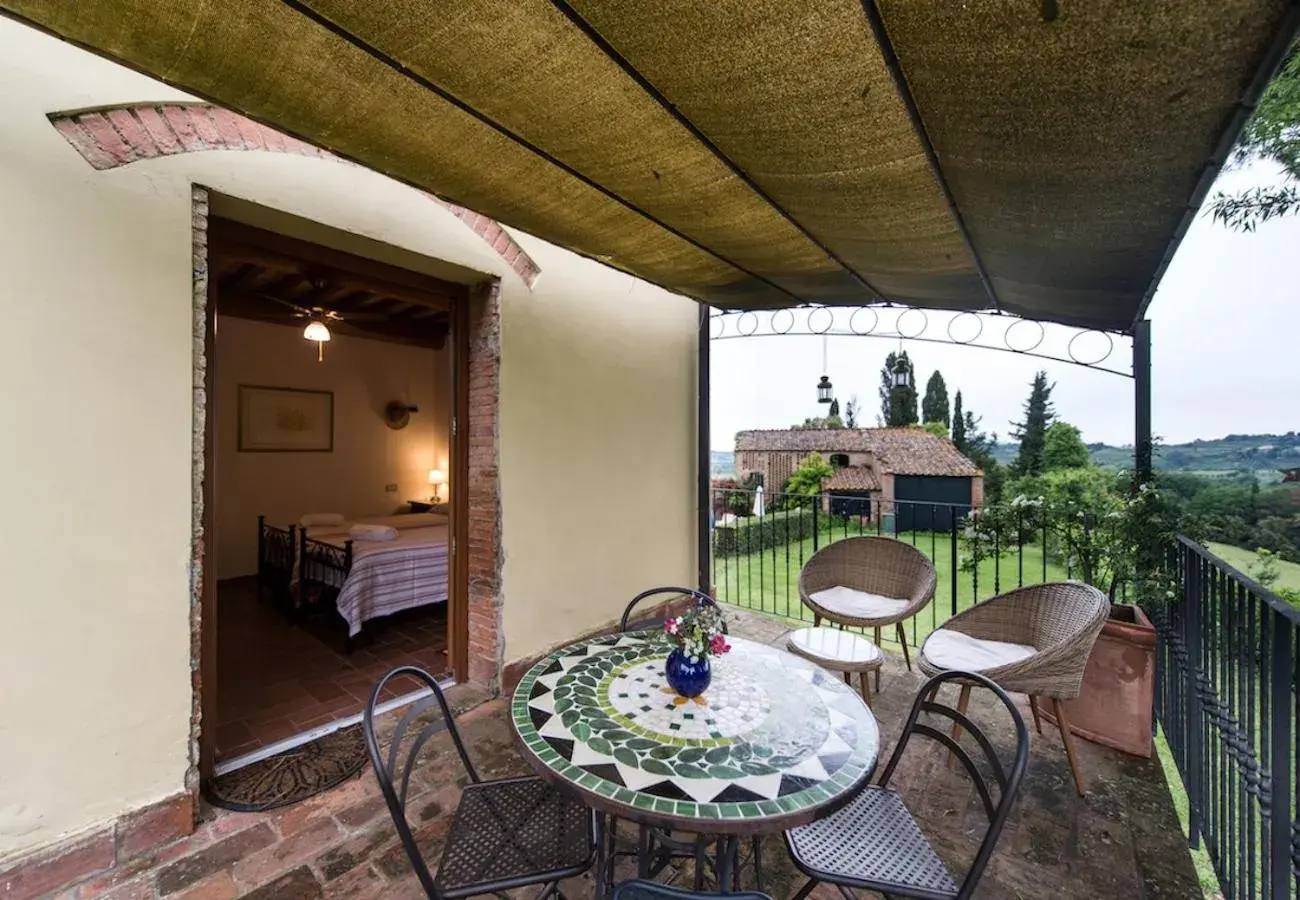 Deluxe Double or Twin Room with Balcony in Agriturismo I Moricci Deluxe Double or Twin Room with Balcony in Agriturismo I Moricci