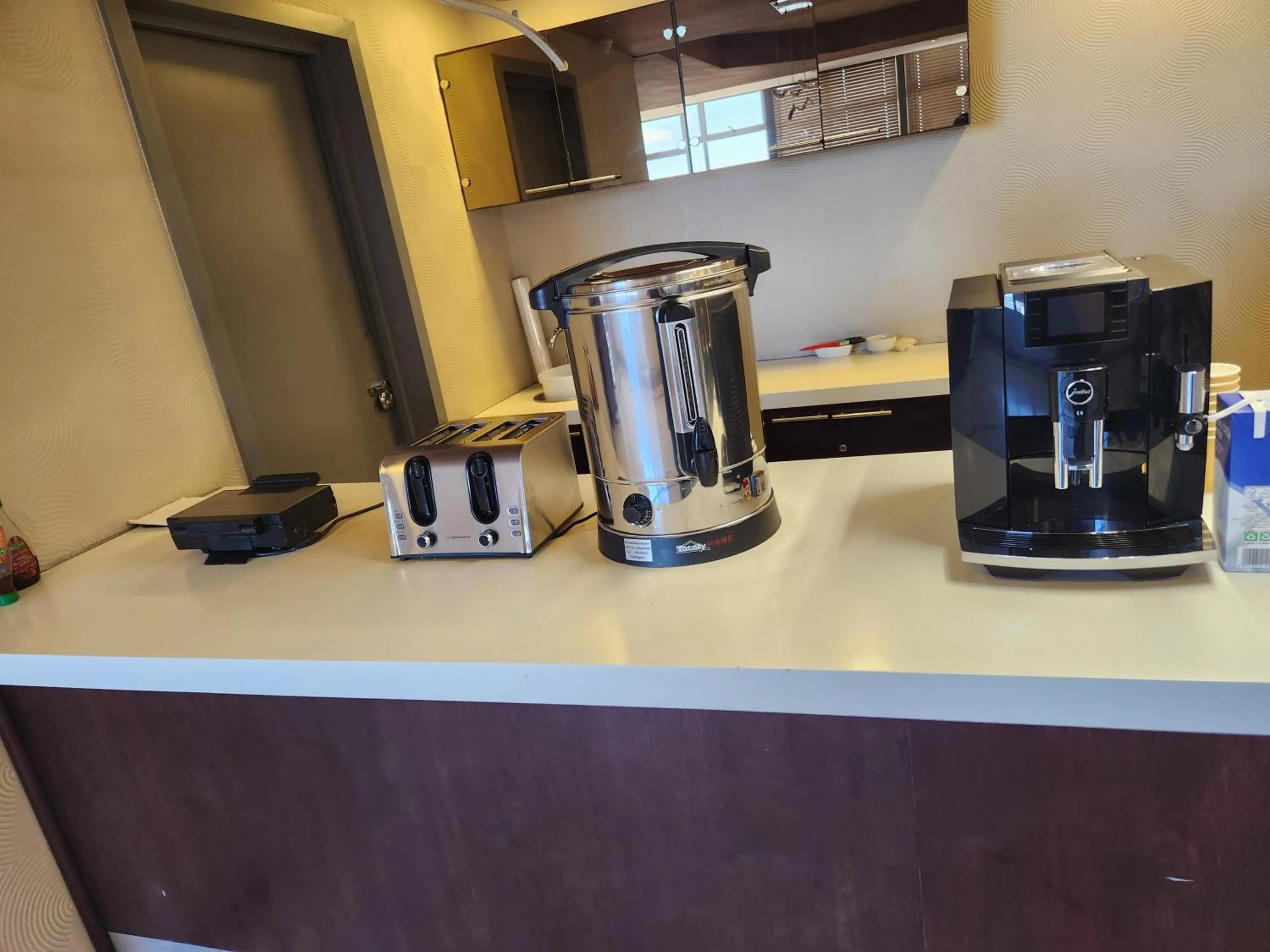 Palm Continental Hotel